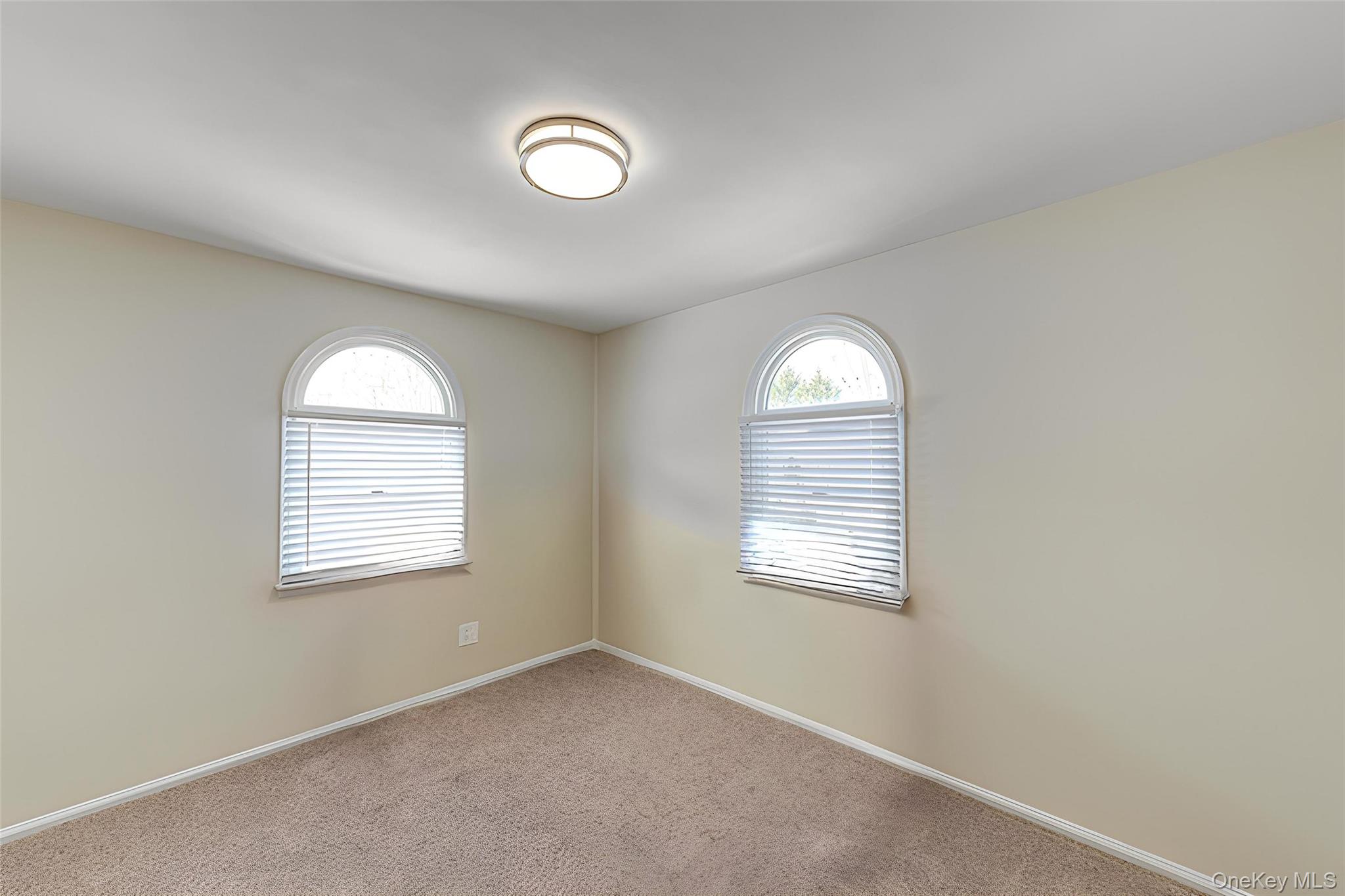 #18 photo, 5 Breslau Street, מחוז סאפוק Bay Shore , NY 11706