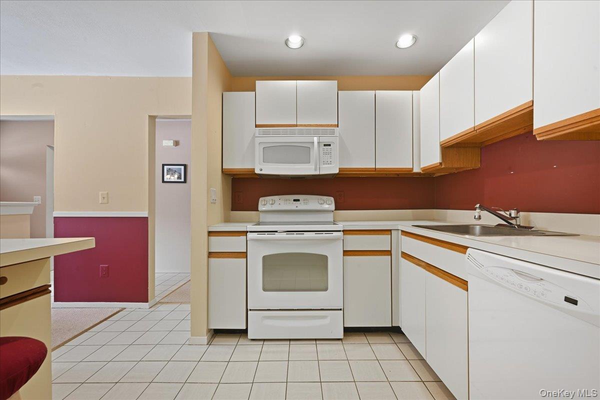 #13 photo, 964 Skyline Drive, Coram , NY 11727