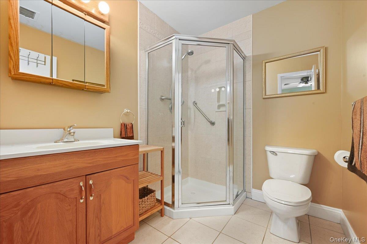 #19 photo, 964 Skyline Drive, Coram , NY 11727