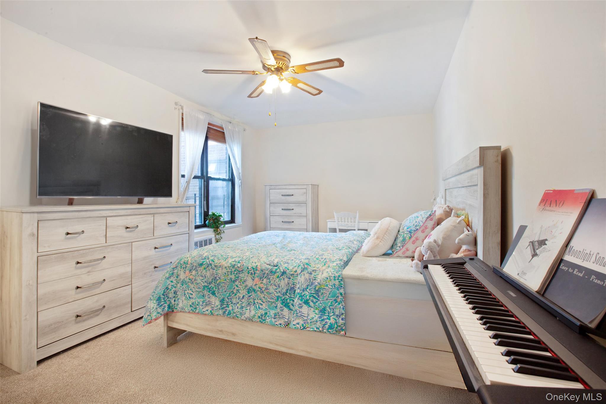 #9 photo, 22424 Union Turnpike, Oakland Gardens , NY 11364