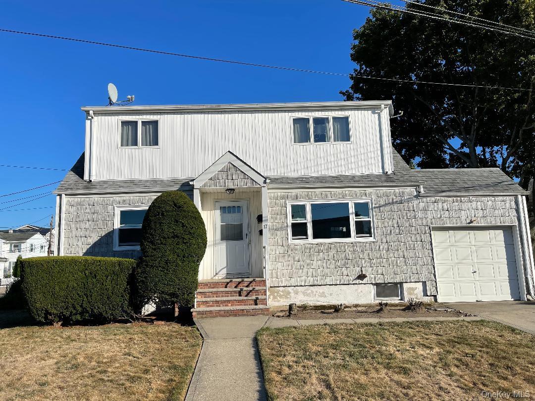 #1 photo, 17 Roosevelt Place, Island Park , NY 11558