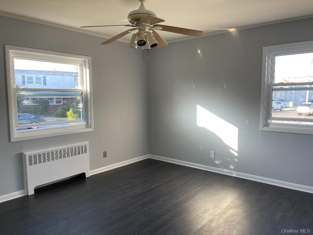 #12 photo, 17 Roosevelt Place, Island Park , NY 11558