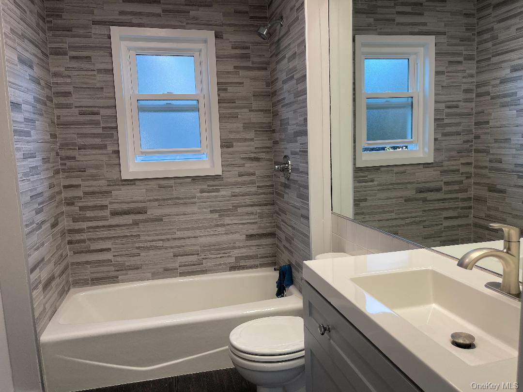 #13 photo, 17 Roosevelt Place, Island Park , NY 11558