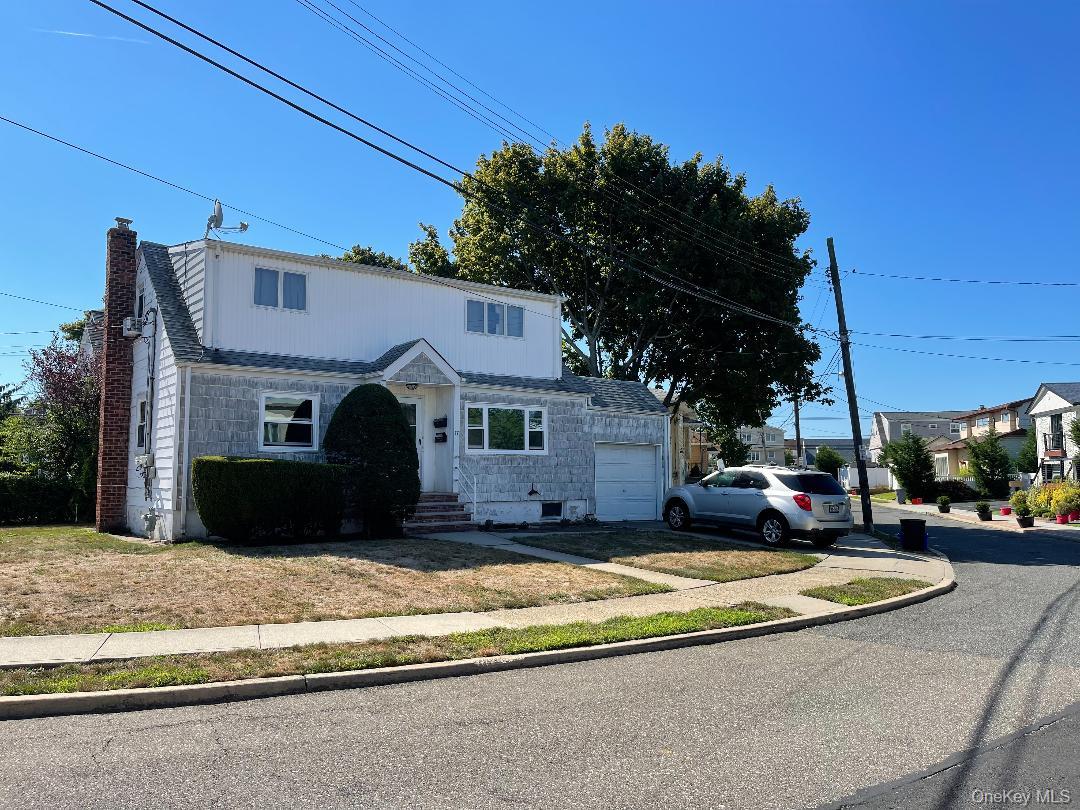 #2 photo, 17 Roosevelt Place, Island Park , NY 11558