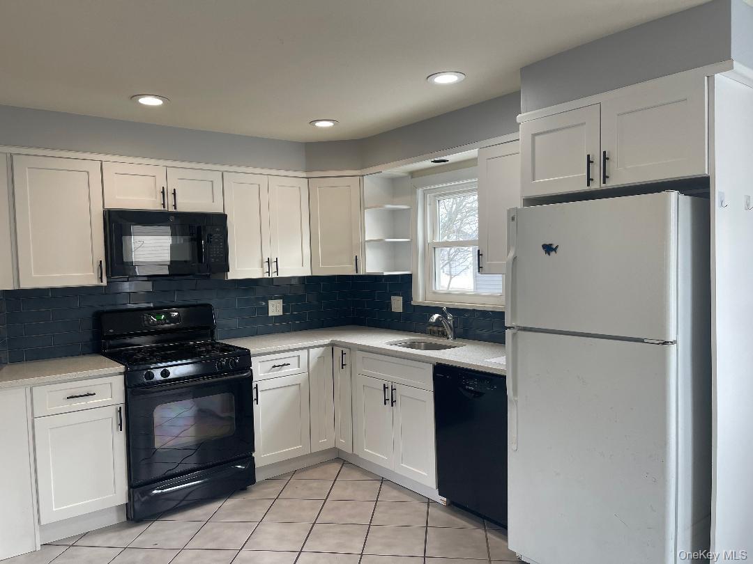 #3 photo, 17 Roosevelt Place, Island Park , NY 11558