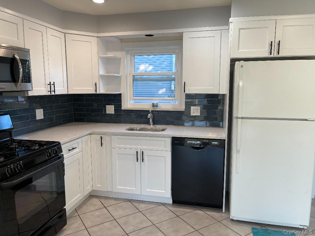 #4 photo, 17 Roosevelt Place, Island Park , NY 11558