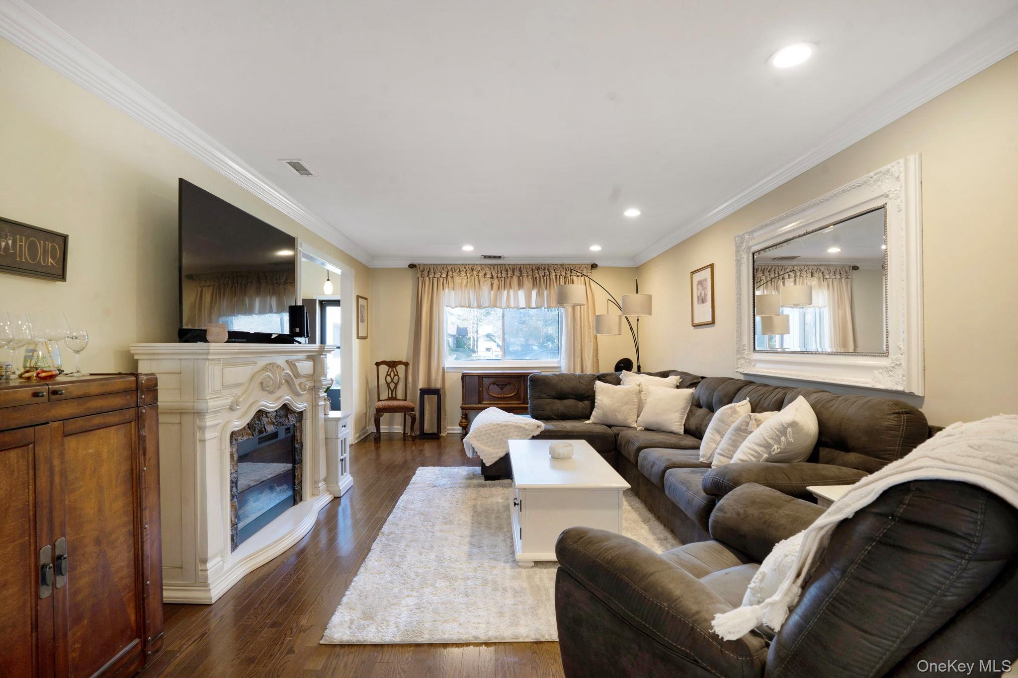 #7 photo, 36 Blue Point Road, Holtsville , NY 11742