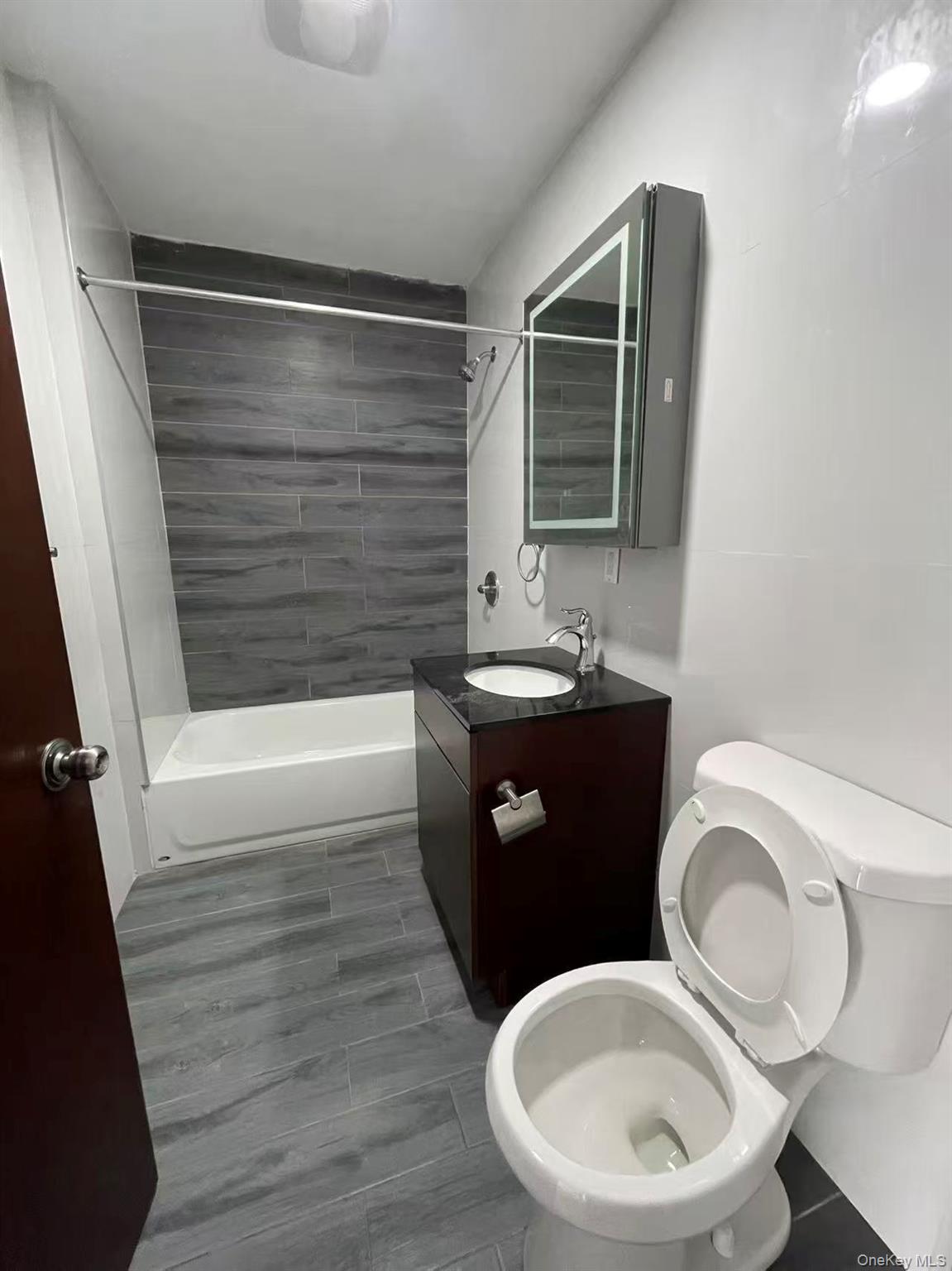 #5 photo, 94-50 45th Avenue, Elmhurst , NY 11373