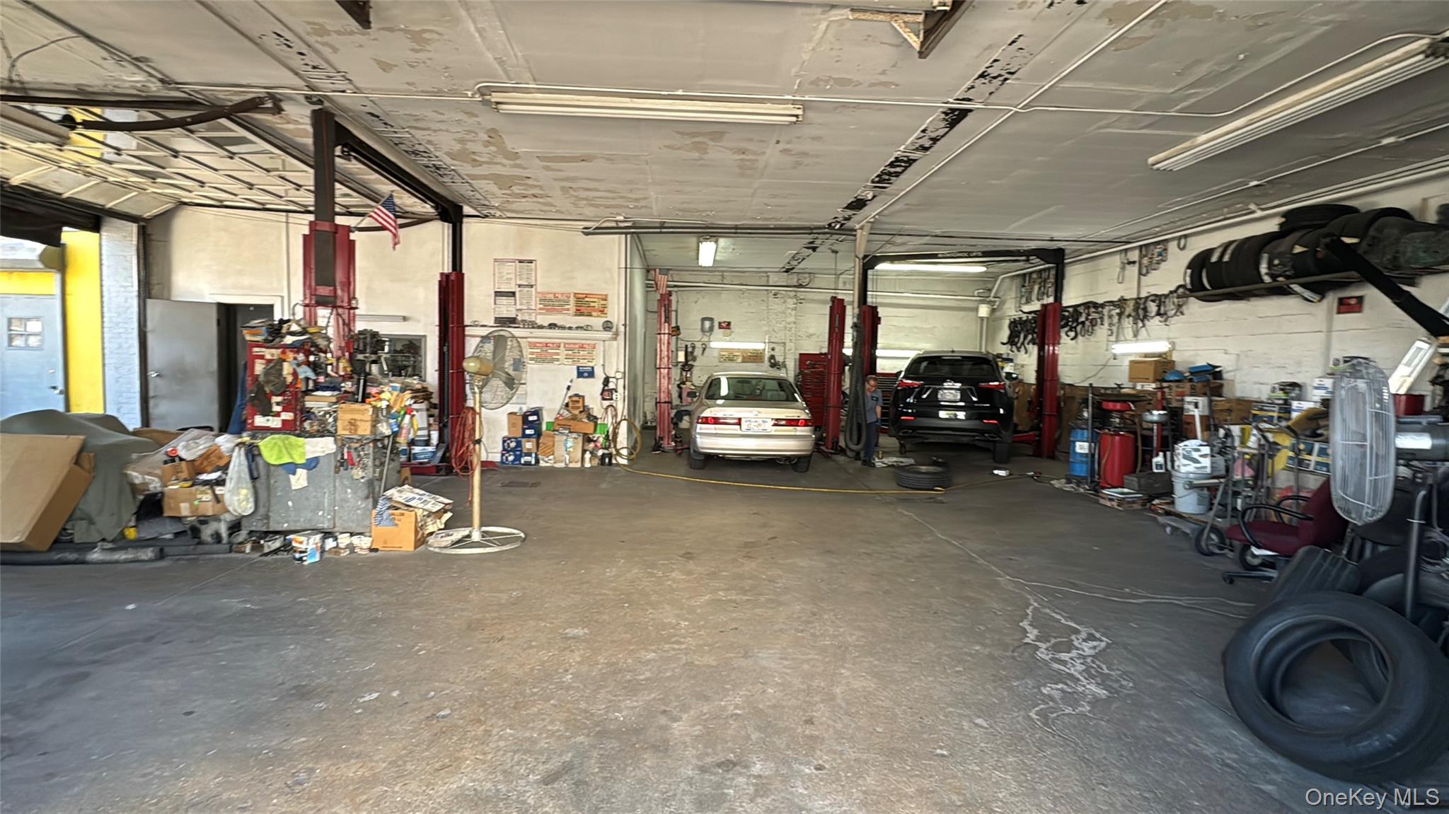 #4 photo, 49-04 25th Ave, Куинс ‖ Astoria , NY 11377