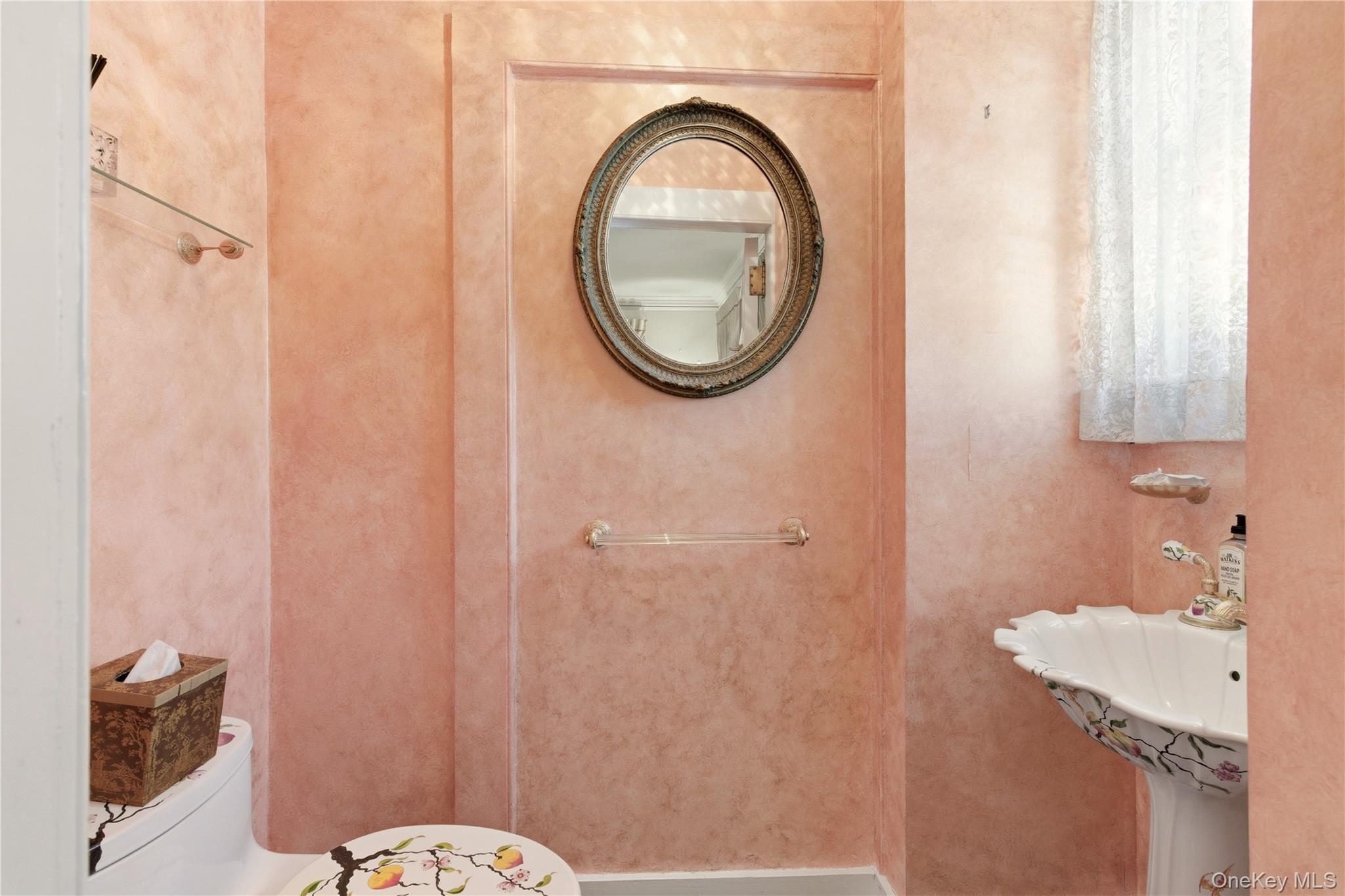 #14 photo, 42 Clocktower Lane, מחוז נסאו Old Westbury , NY 11568