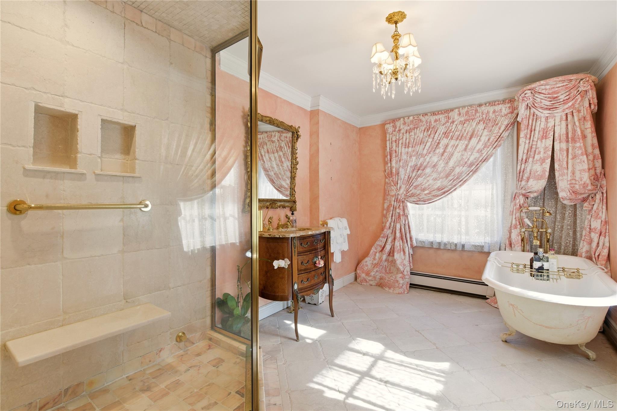 #18 photo, 42 Clocktower Lane, מחוז נסאו Old Westbury , NY 11568