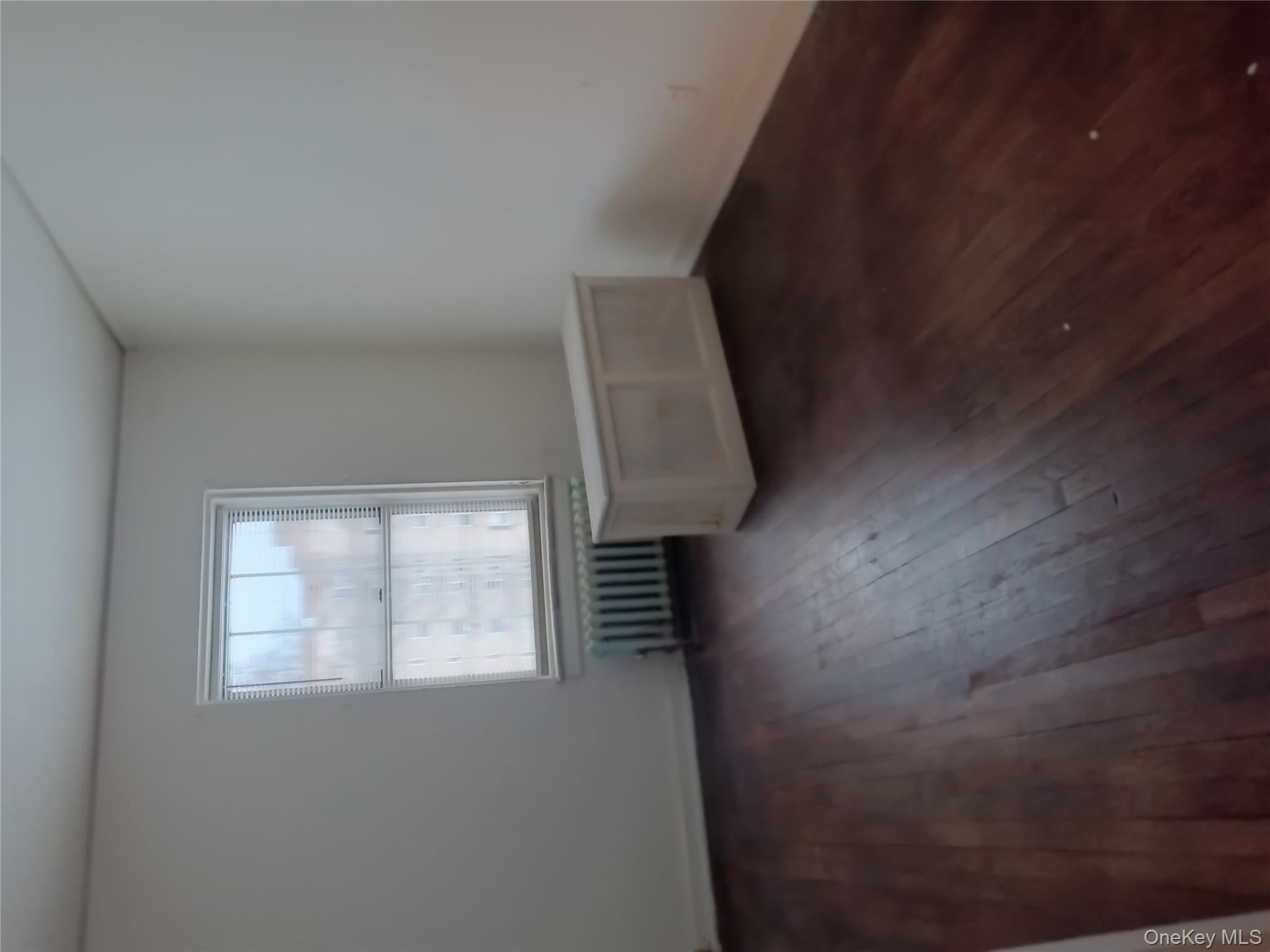 #2 photo, 30-51 Hobart Street, 皇后区 Woodside , NY 11377