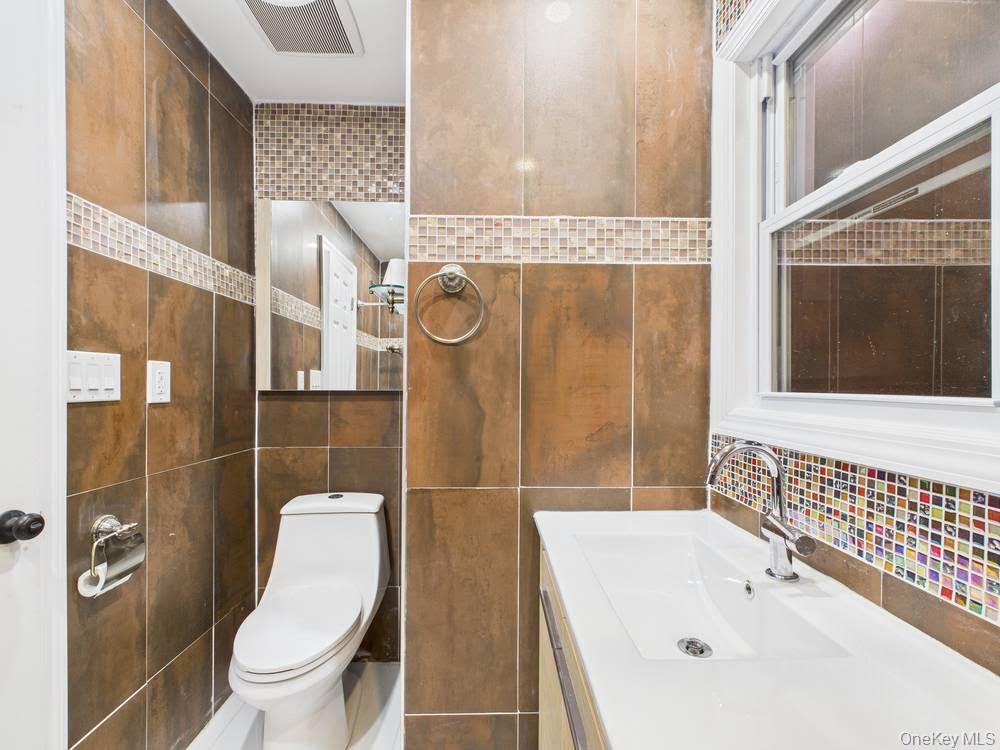 #19 photo, 2516 Curtis Street, East Elmhurst , NY 11369