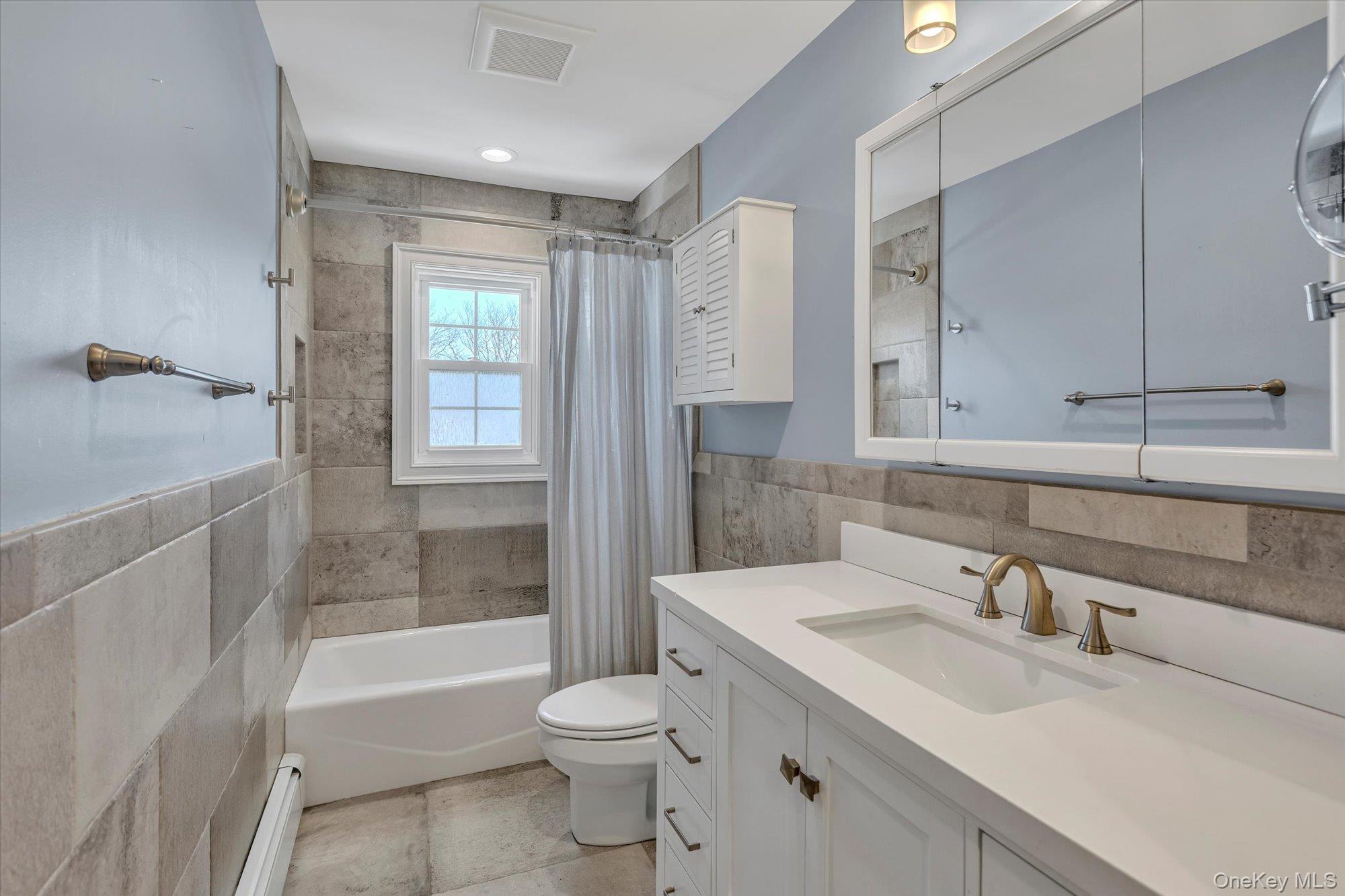 #19 photo, 55 Hillside Avenue, Huntington , NY 11743