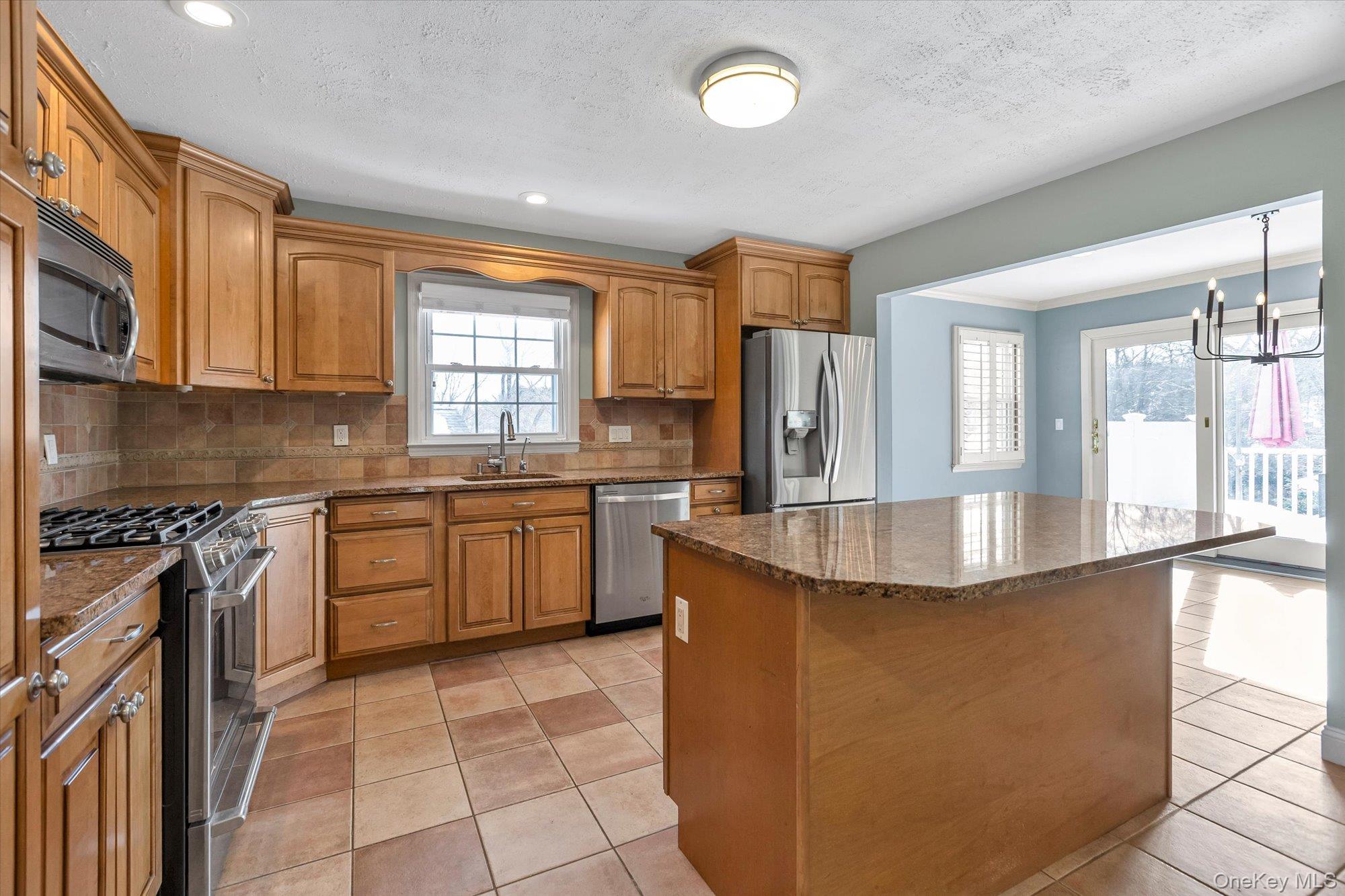 #4 photo, 55 Hillside Avenue, Huntington , NY 11743