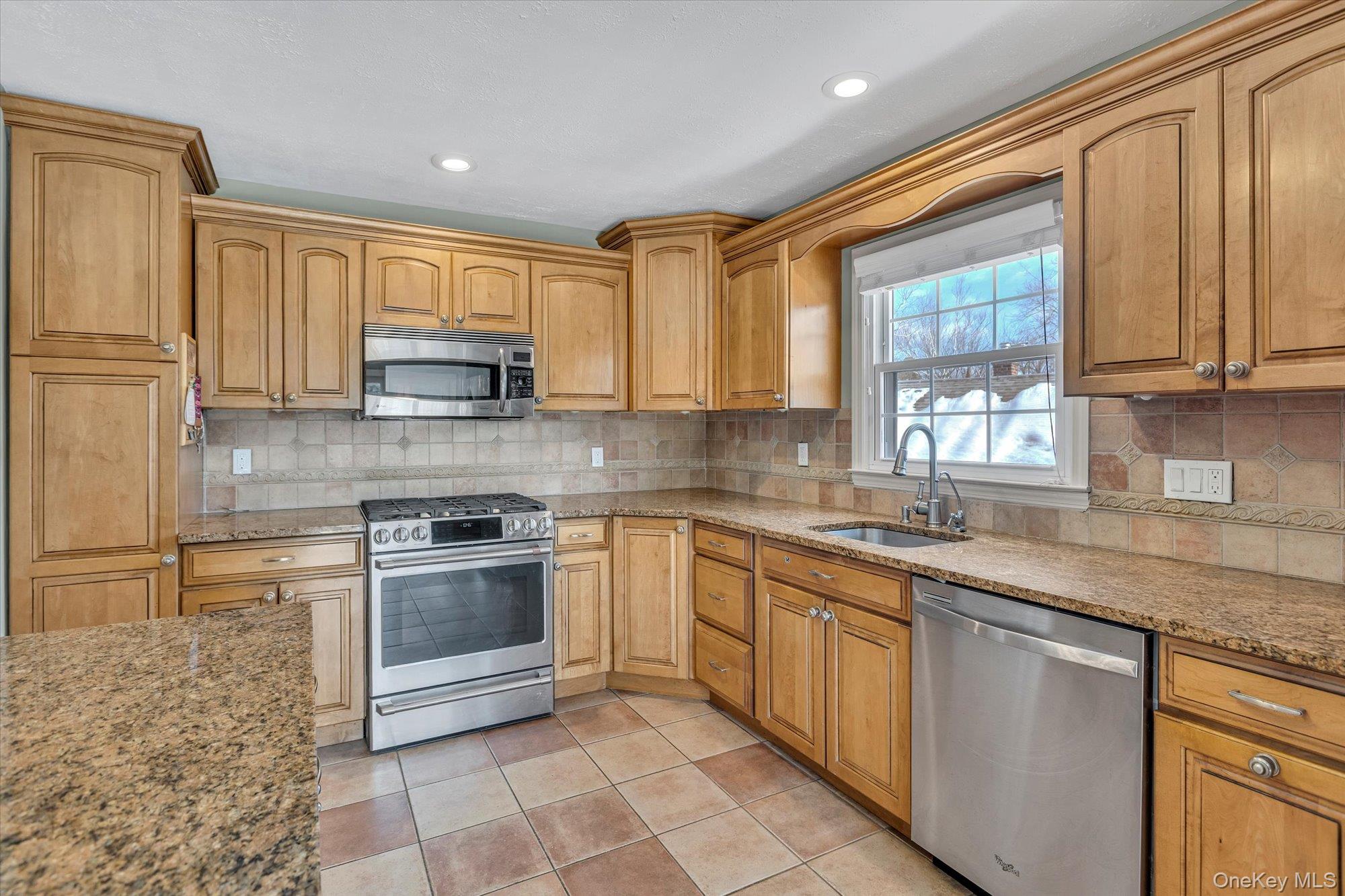 #5 photo, 55 Hillside Avenue, Huntington , NY 11743