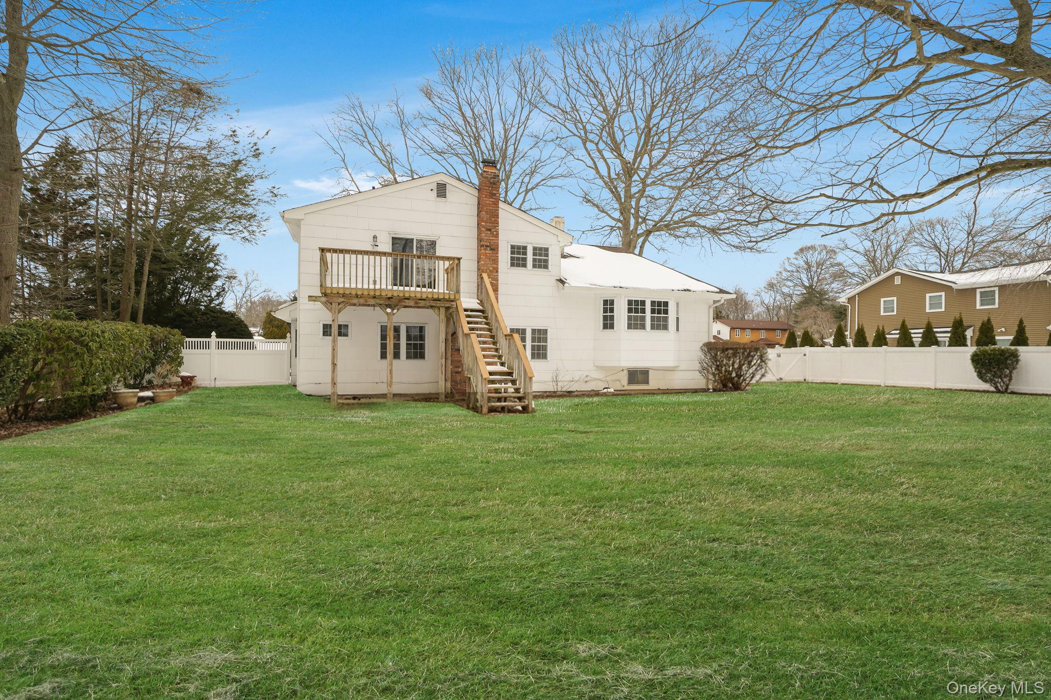 #15 photo, 62 Canterbury Drive, Hauppauge , NY 11788