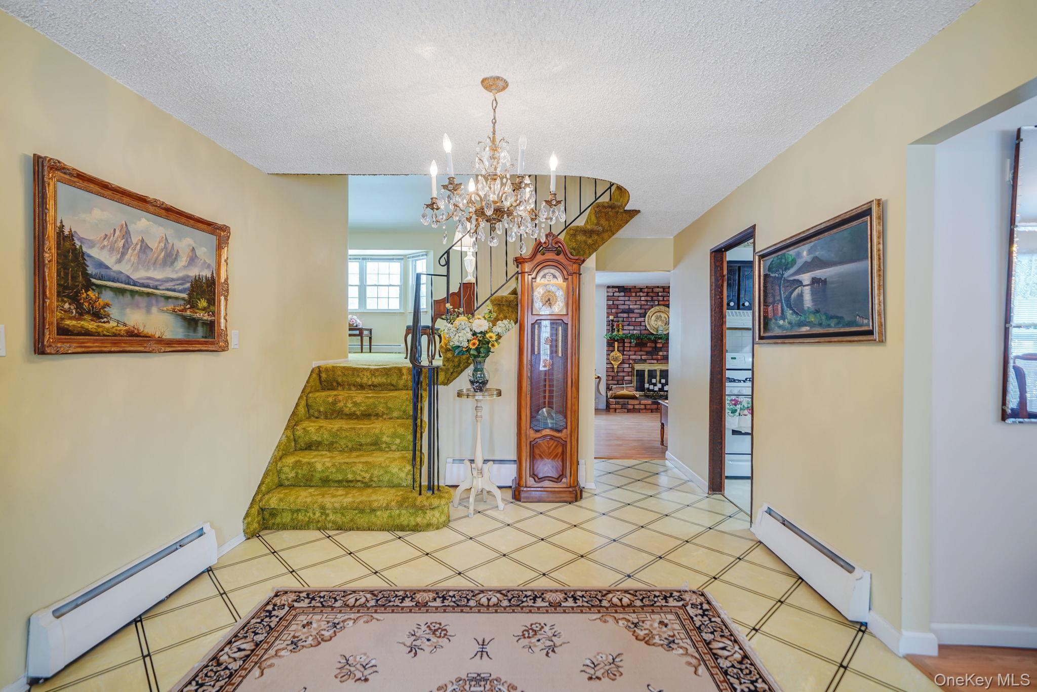 #18 photo, 62 Canterbury Drive, Hauppauge , NY 11788