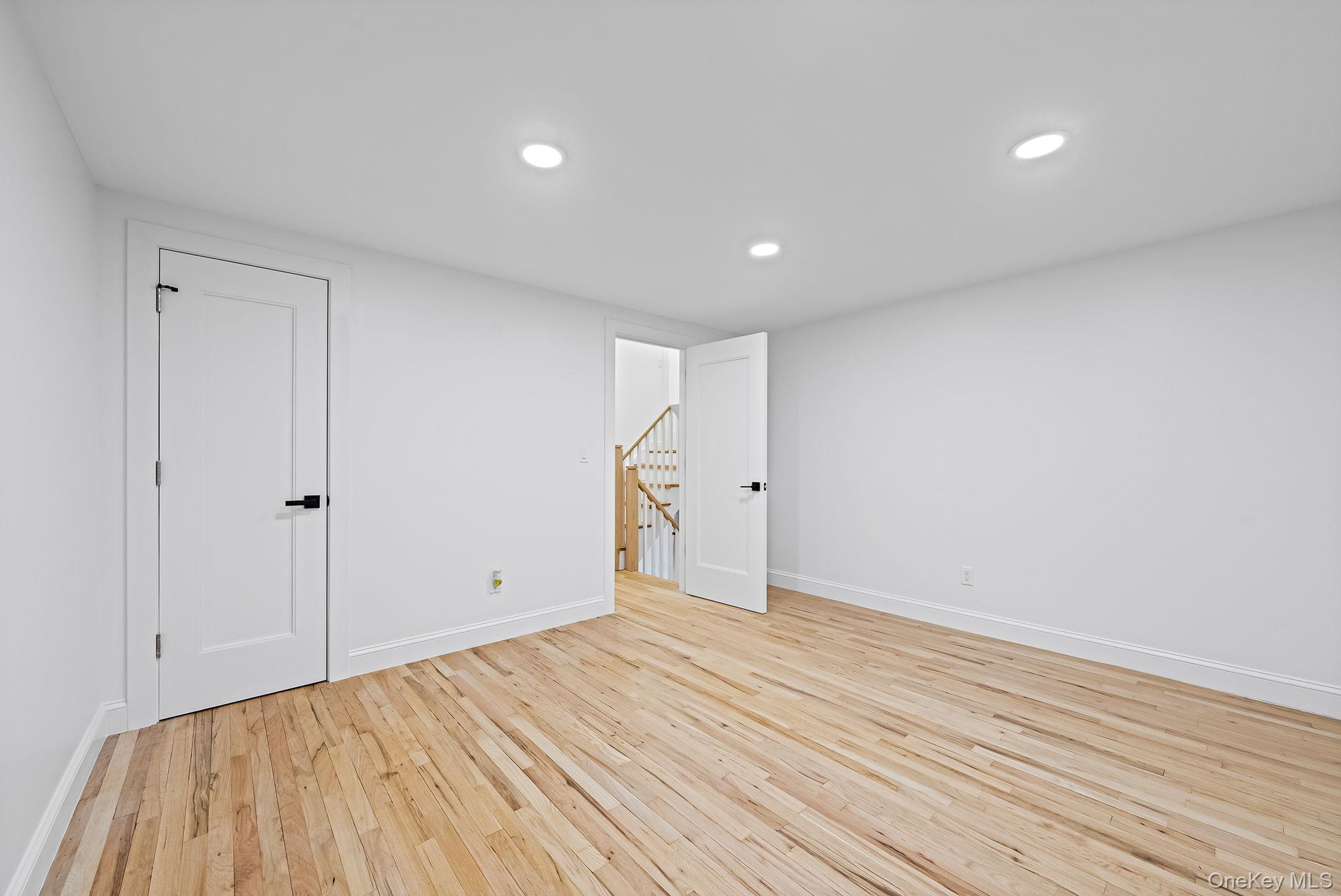 #14 photo, 41 Nancy Place, מחוז נסאו Massapequa , NY 11758