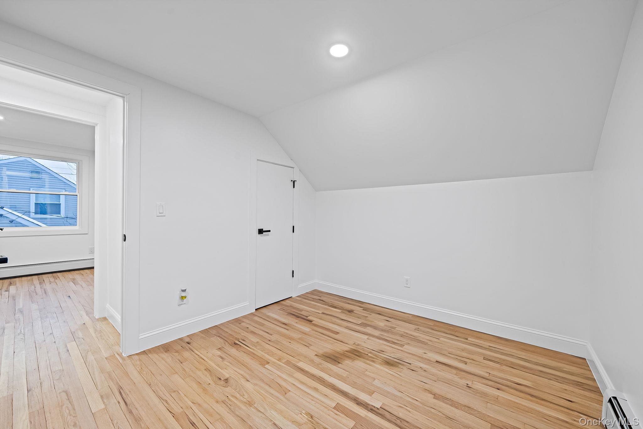 #15 photo, 41 Nancy Place, מחוז נסאו Massapequa , NY 11758