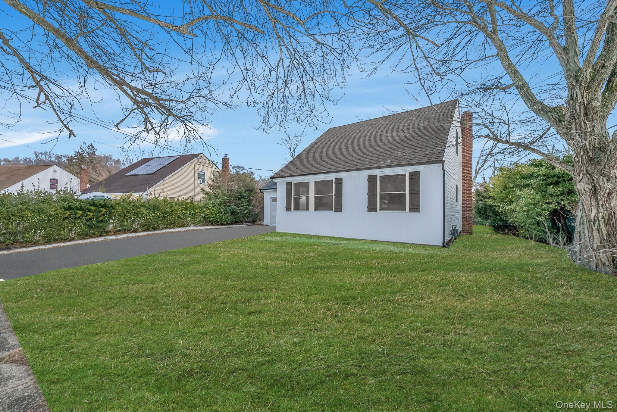 #3 photo, 41 Nancy Place, מחוז נסאו Massapequa , NY 11758