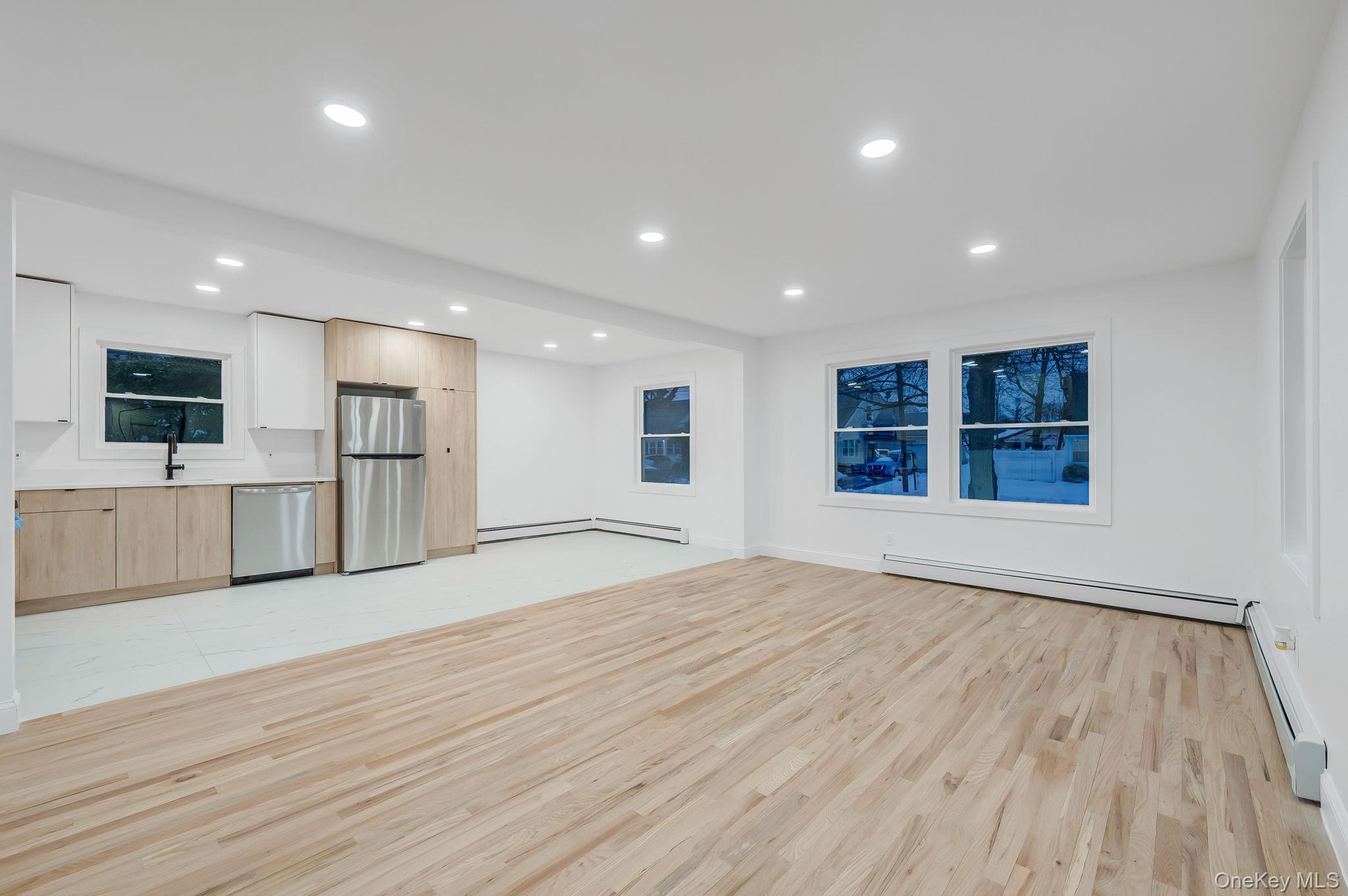 #8 photo, 41 Nancy Place, מחוז נסאו Massapequa , NY 11758