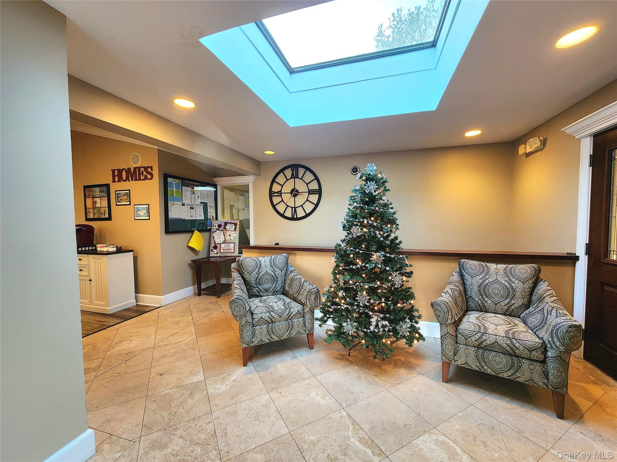 #11 photo, 525 Riverleigh Ave, Riverhead , NY 11901