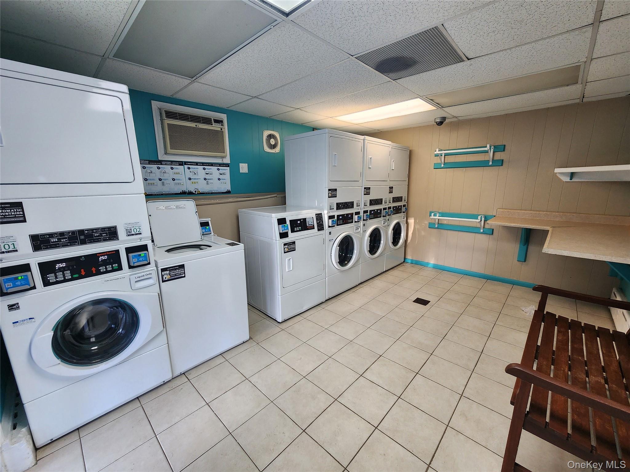 #17 photo, 525 Riverleigh Ave, Riverhead , NY 11901