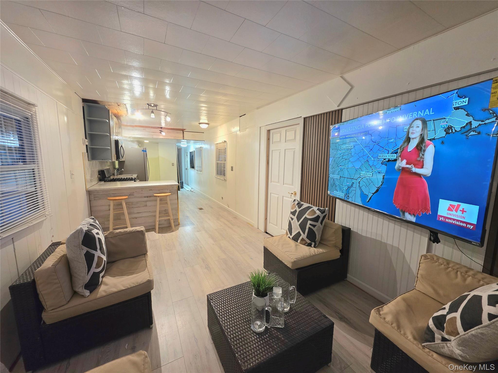 #2 photo, 525 Riverleigh Ave, Riverhead , NY 11901