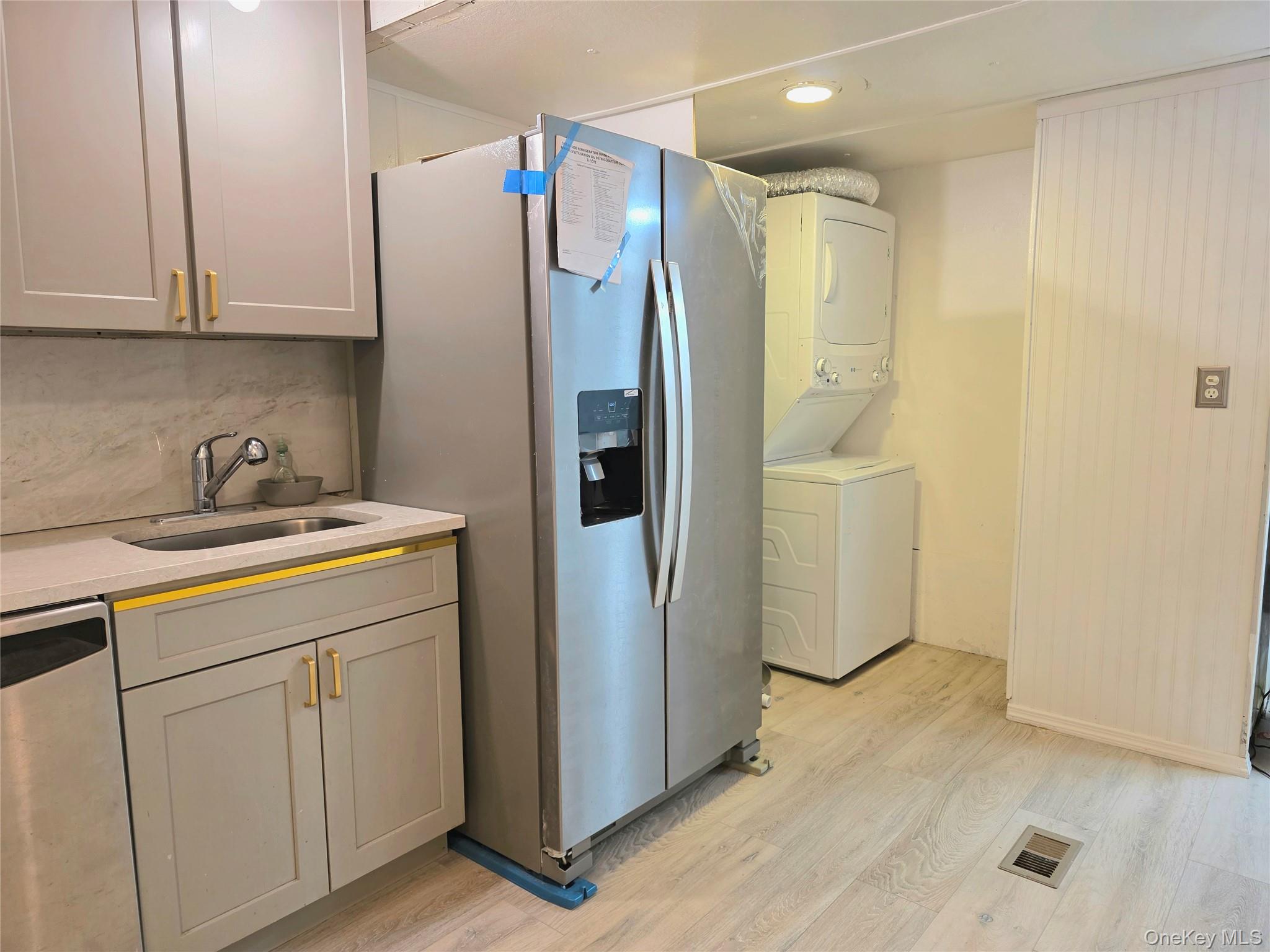 #6 photo, 525 Riverleigh Ave, Riverhead , NY 11901