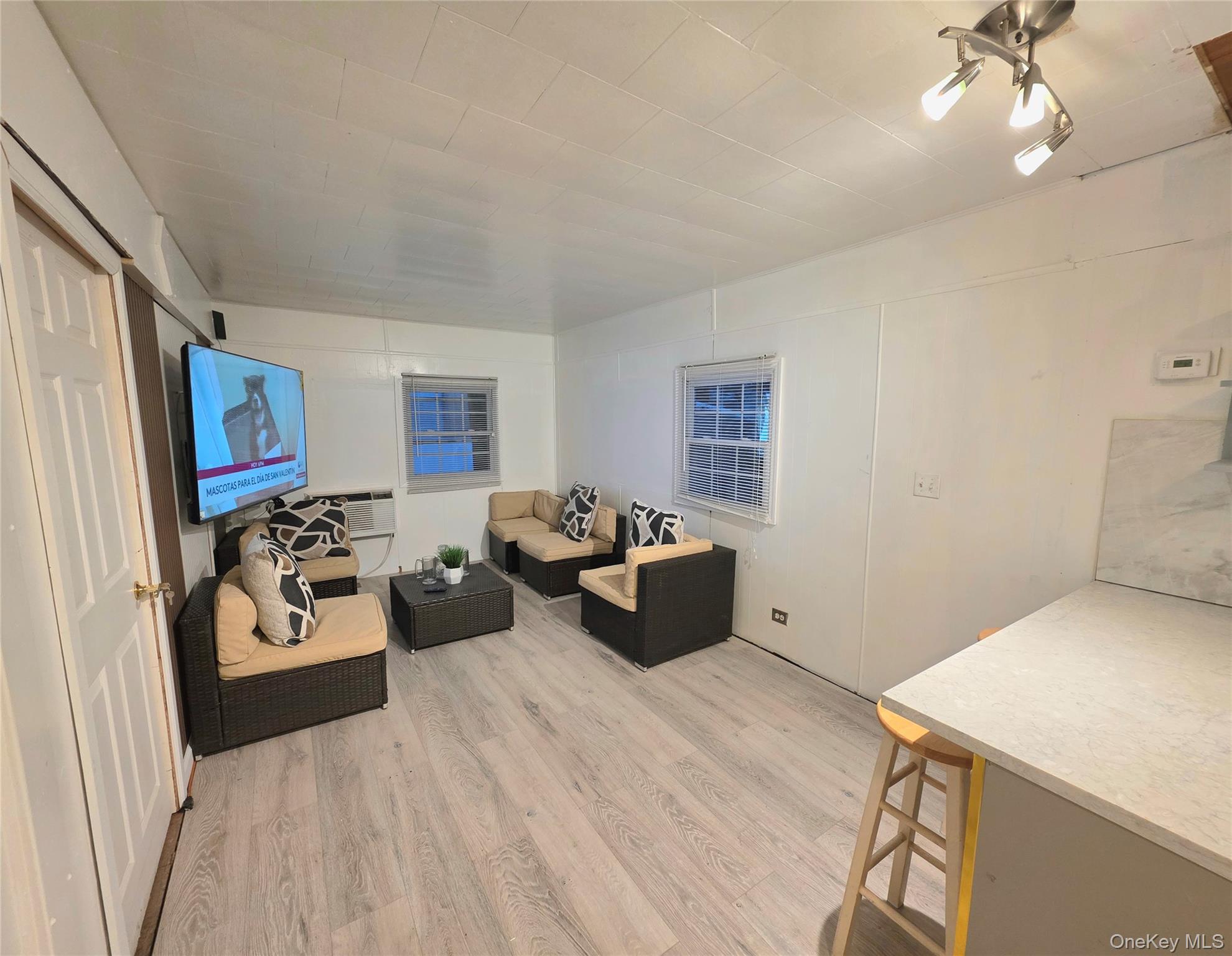 #8 photo, 525 Riverleigh Ave, Riverhead , NY 11901