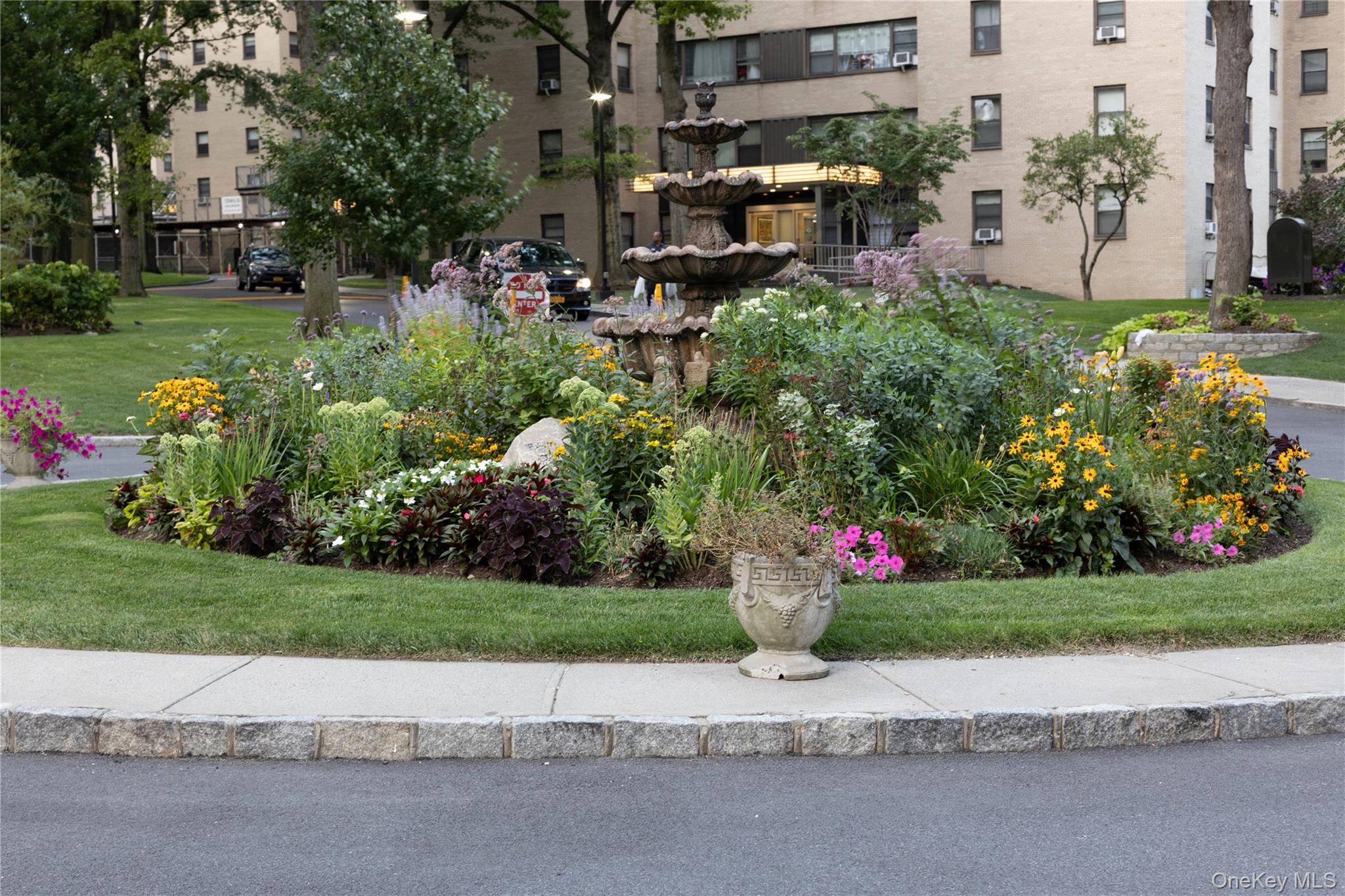 #6 photo, 2 Fordham Hill Oval, 布朗士 Bronx , NY 10468