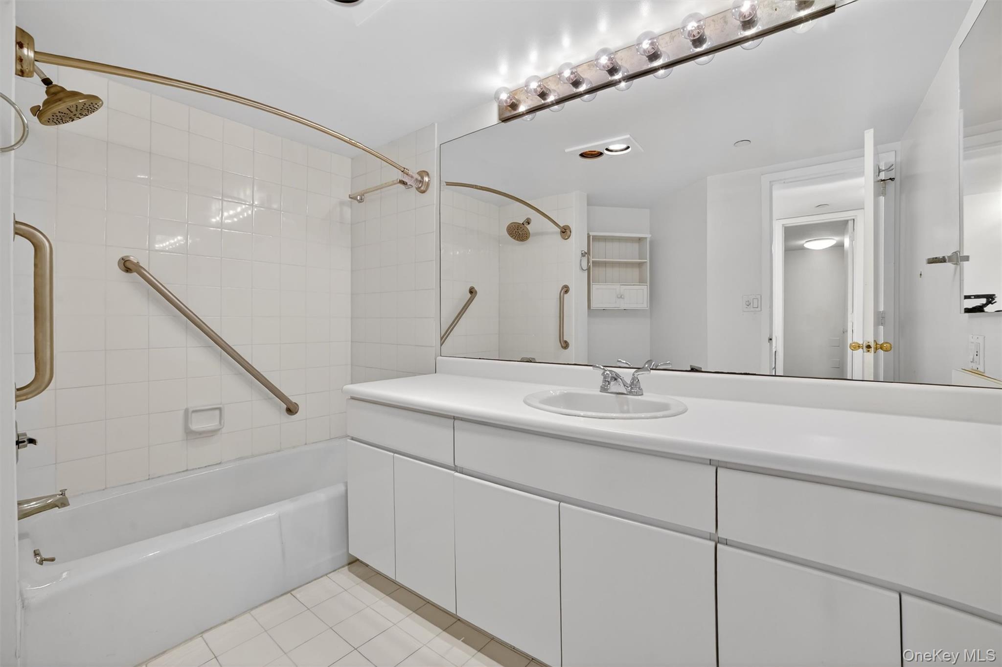 #12 photo, 10 Stewart Place, White Plains , NY 10603