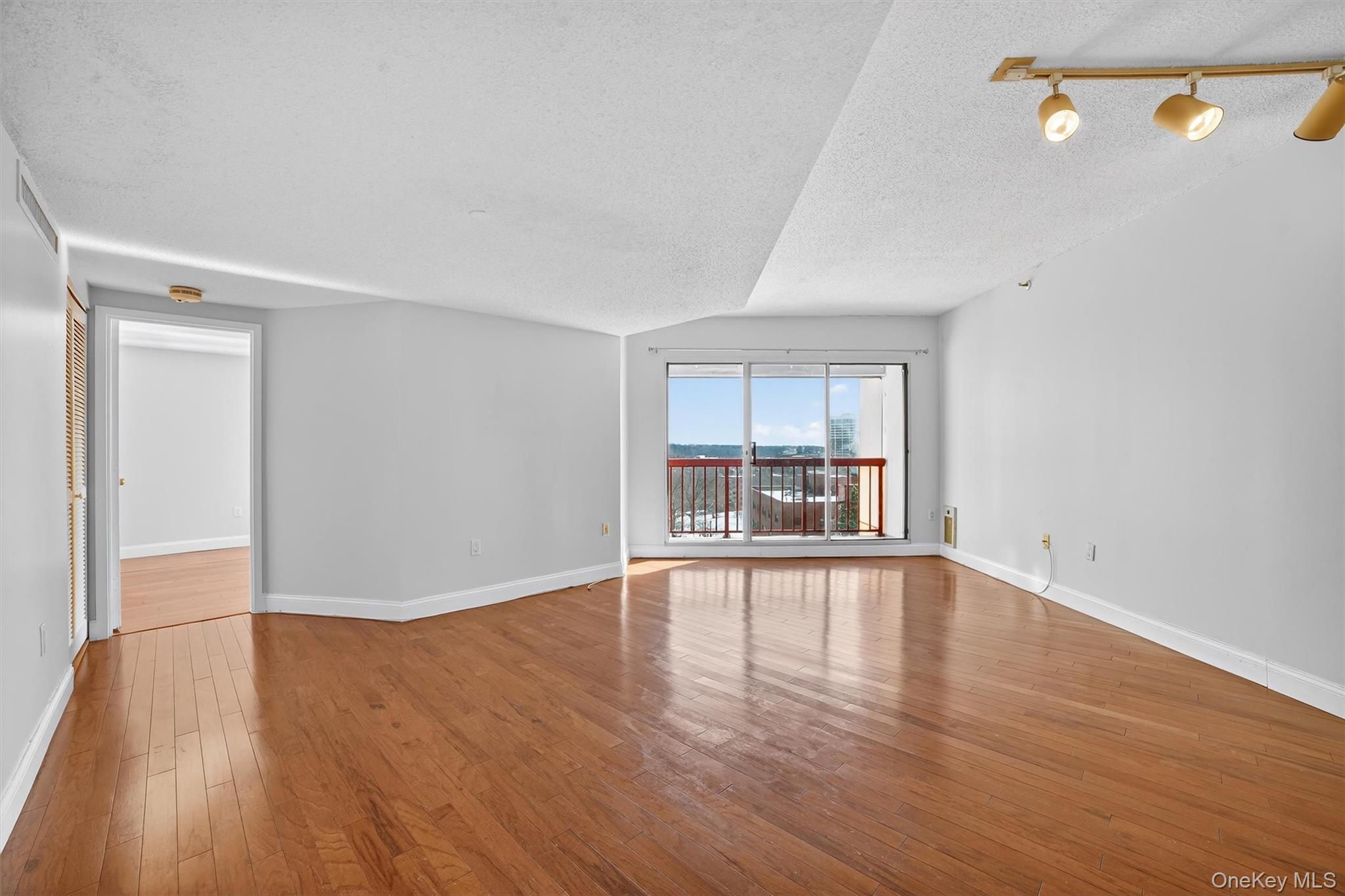 #2 photo, 10 Stewart Place, White Plains , NY 10603