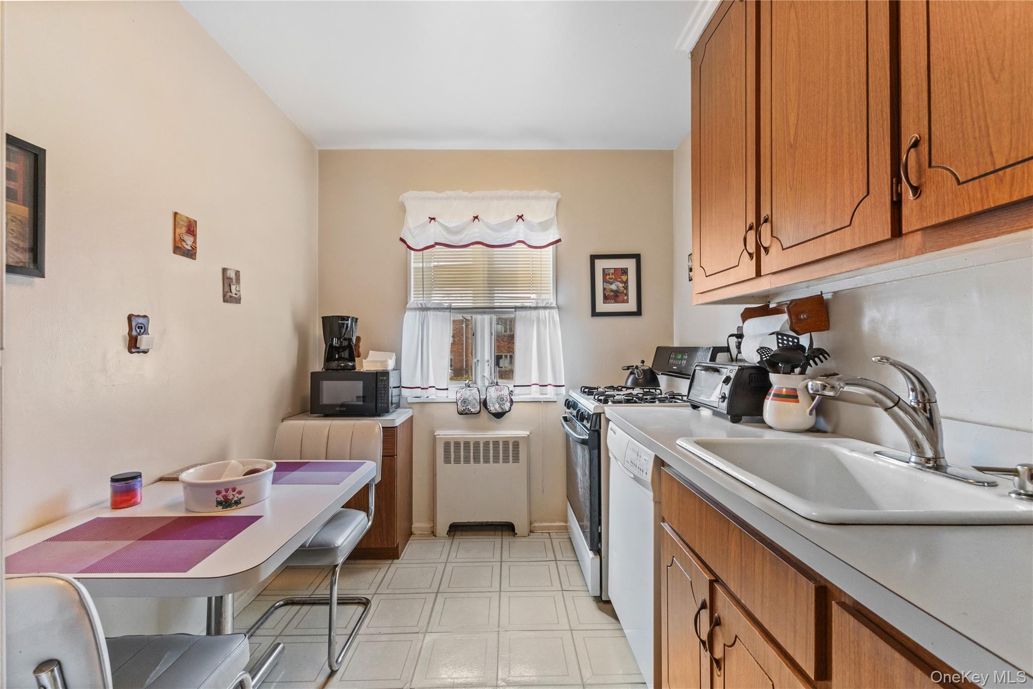 #5 photo, 58 Lawrence Court, White Plains , NY 10603