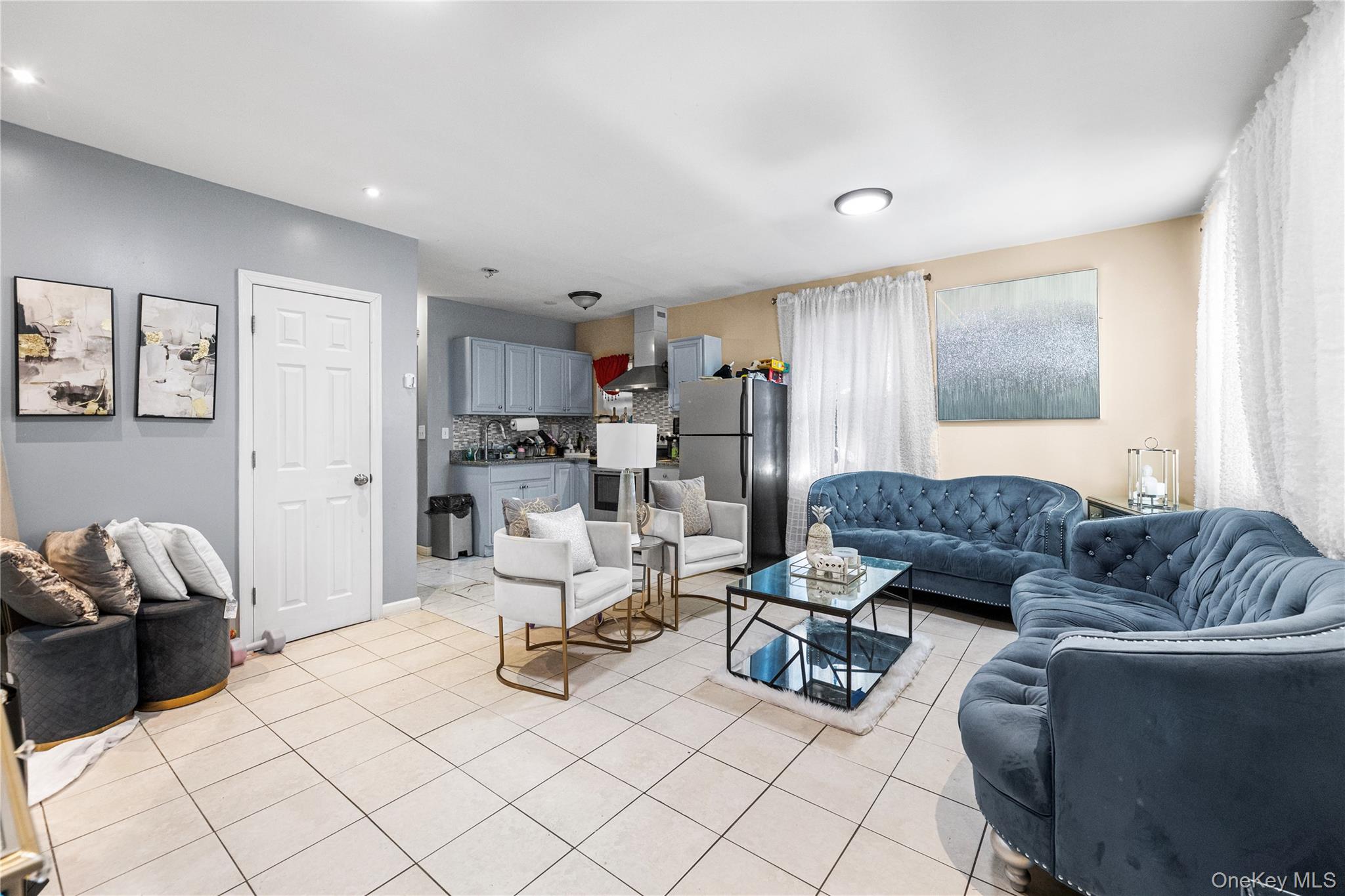 #3 photo, 1031 E 216th Street, Бронкс ‖ Bronx , NY 10469