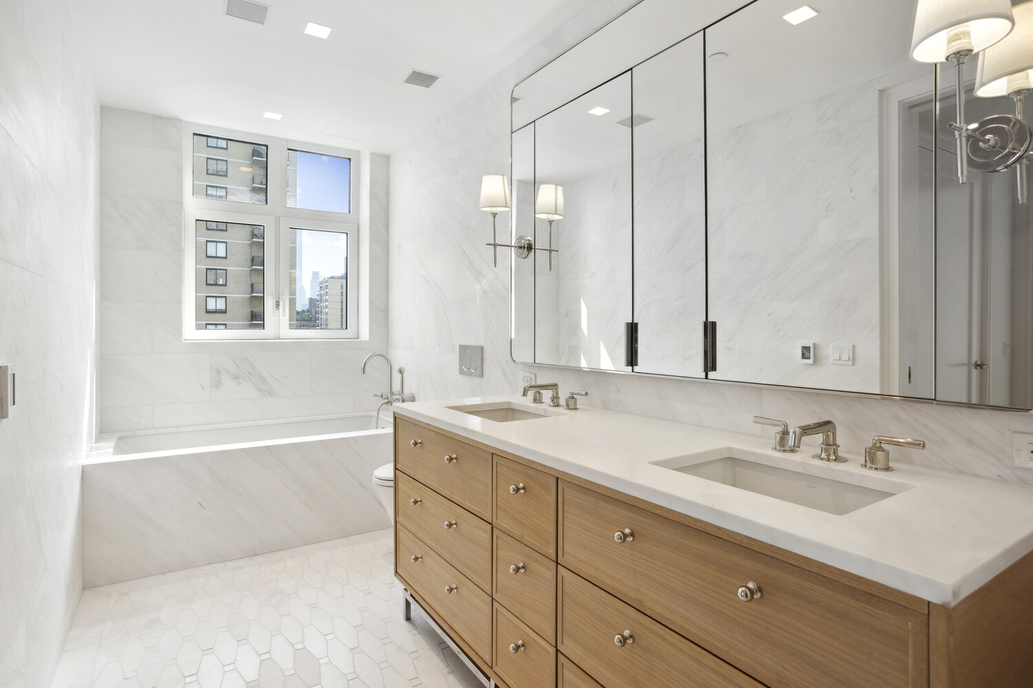 #6 photo, 200 E 83RD Street, 曼哈顿 Yorkville , NY 10028