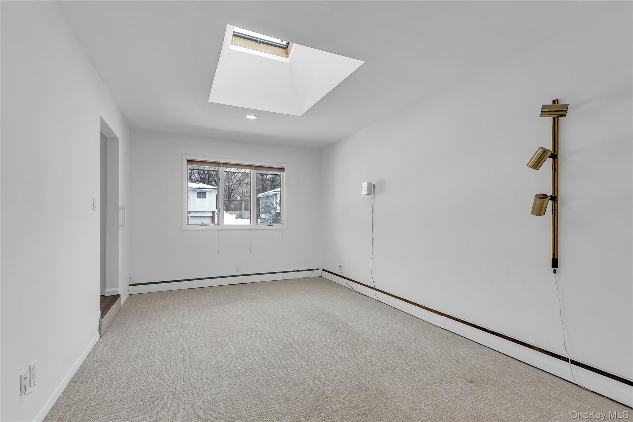 #14 photo, 68 Beaumont Drive, Нассау ‖ Plainview , NY 11803