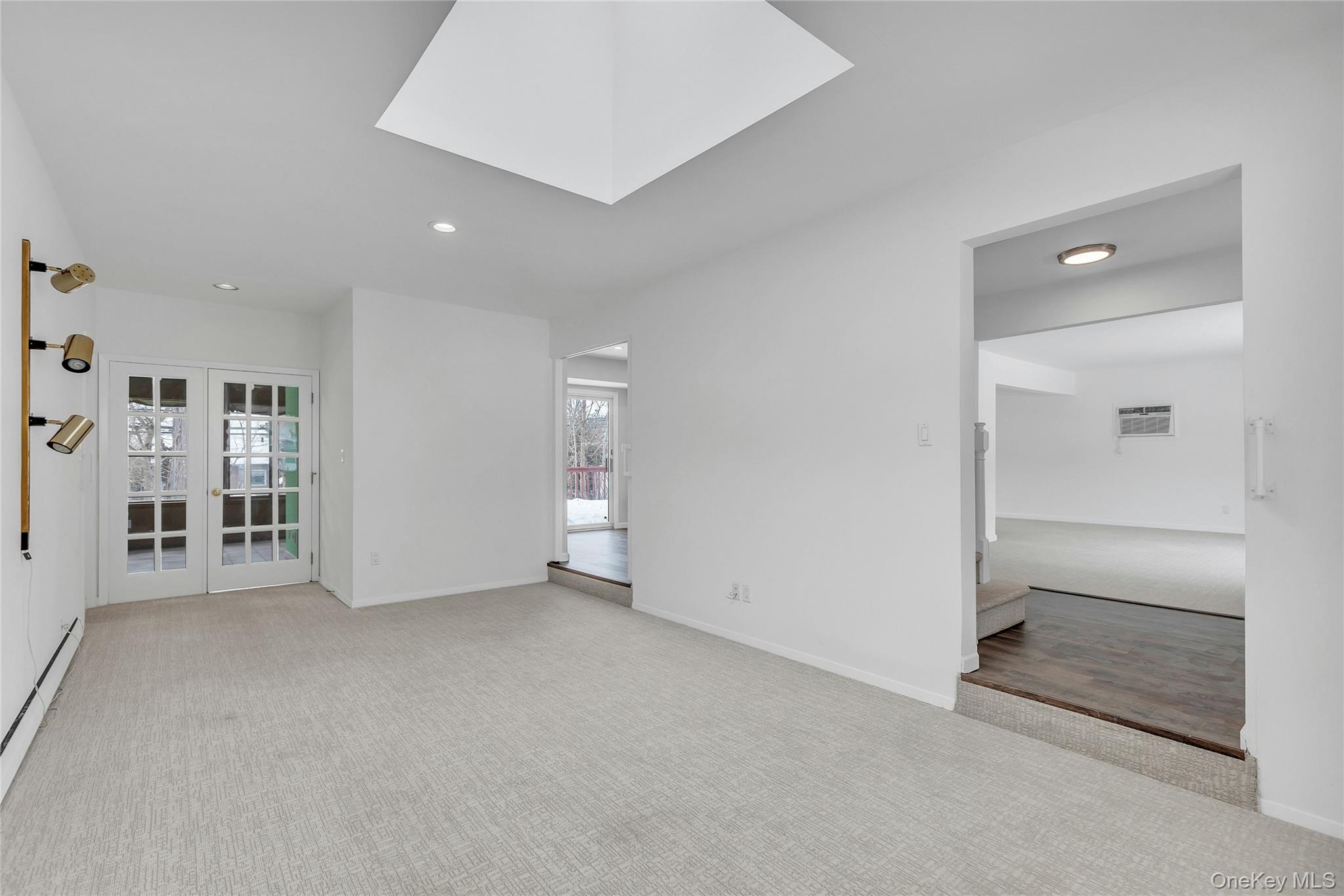 #15 photo, 68 Beaumont Drive, Нассау ‖ Plainview , NY 11803