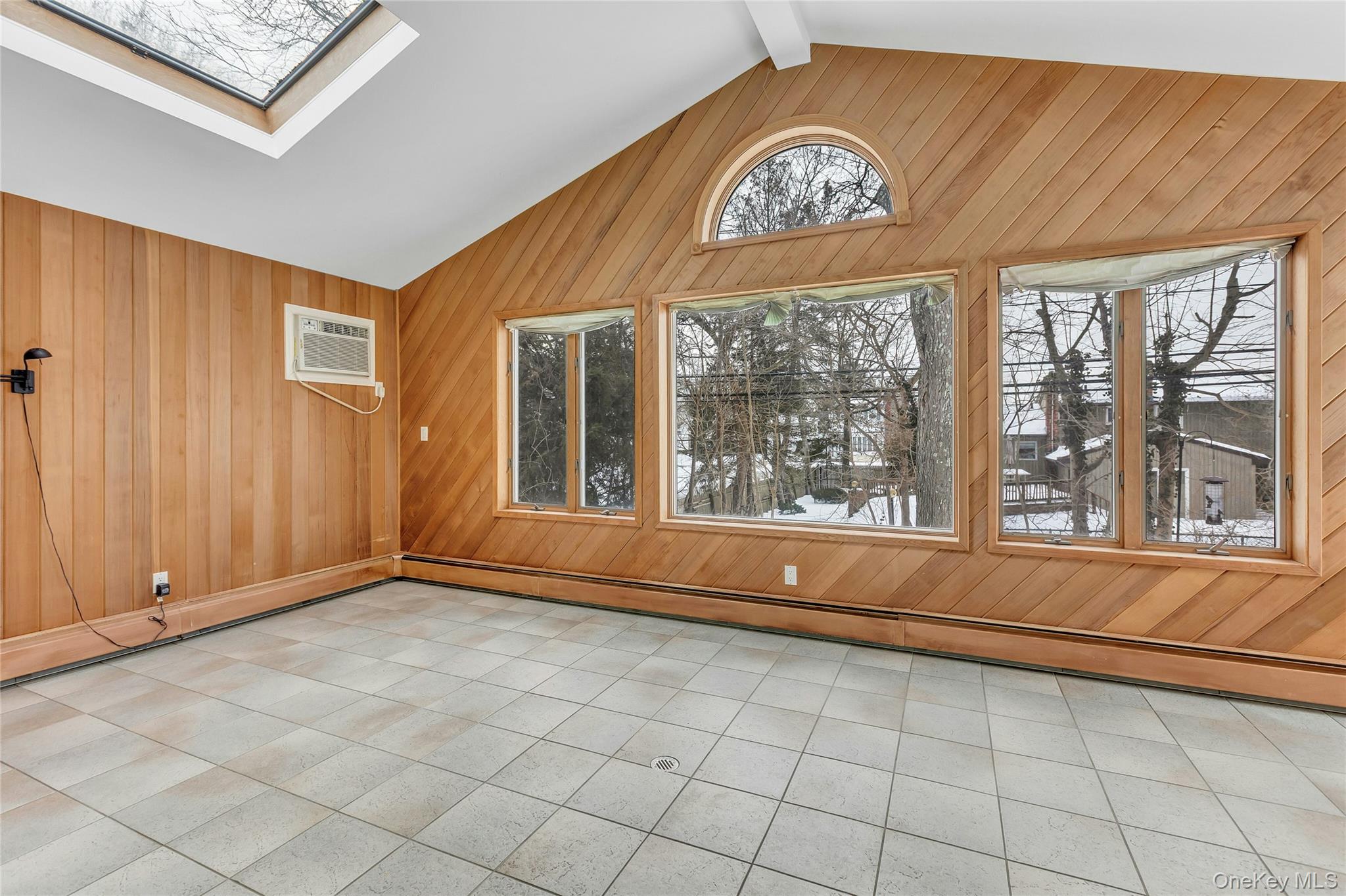 #16 photo, 68 Beaumont Drive, Нассау ‖ Plainview , NY 11803