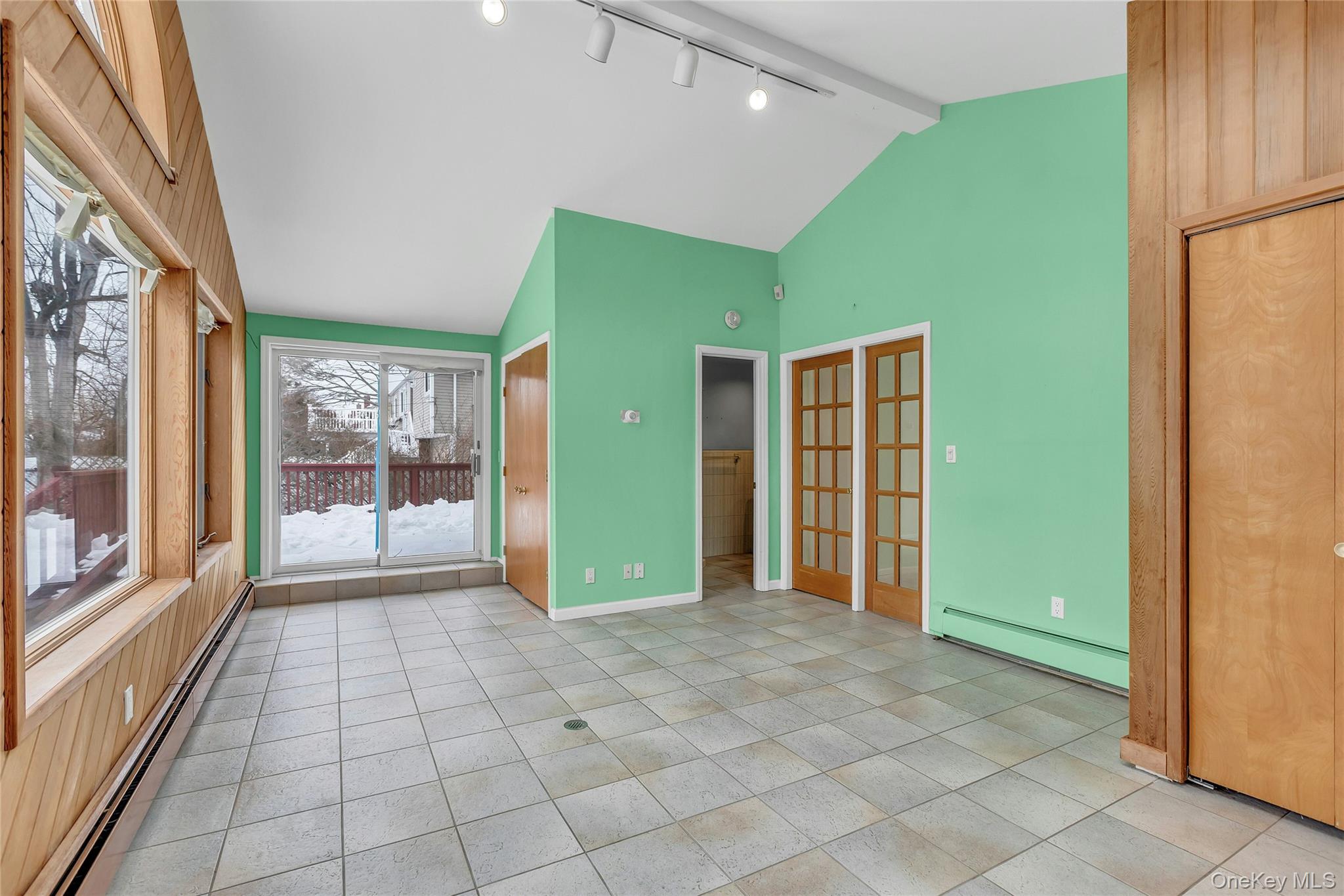 #18 photo, 68 Beaumont Drive, Нассау ‖ Plainview , NY 11803