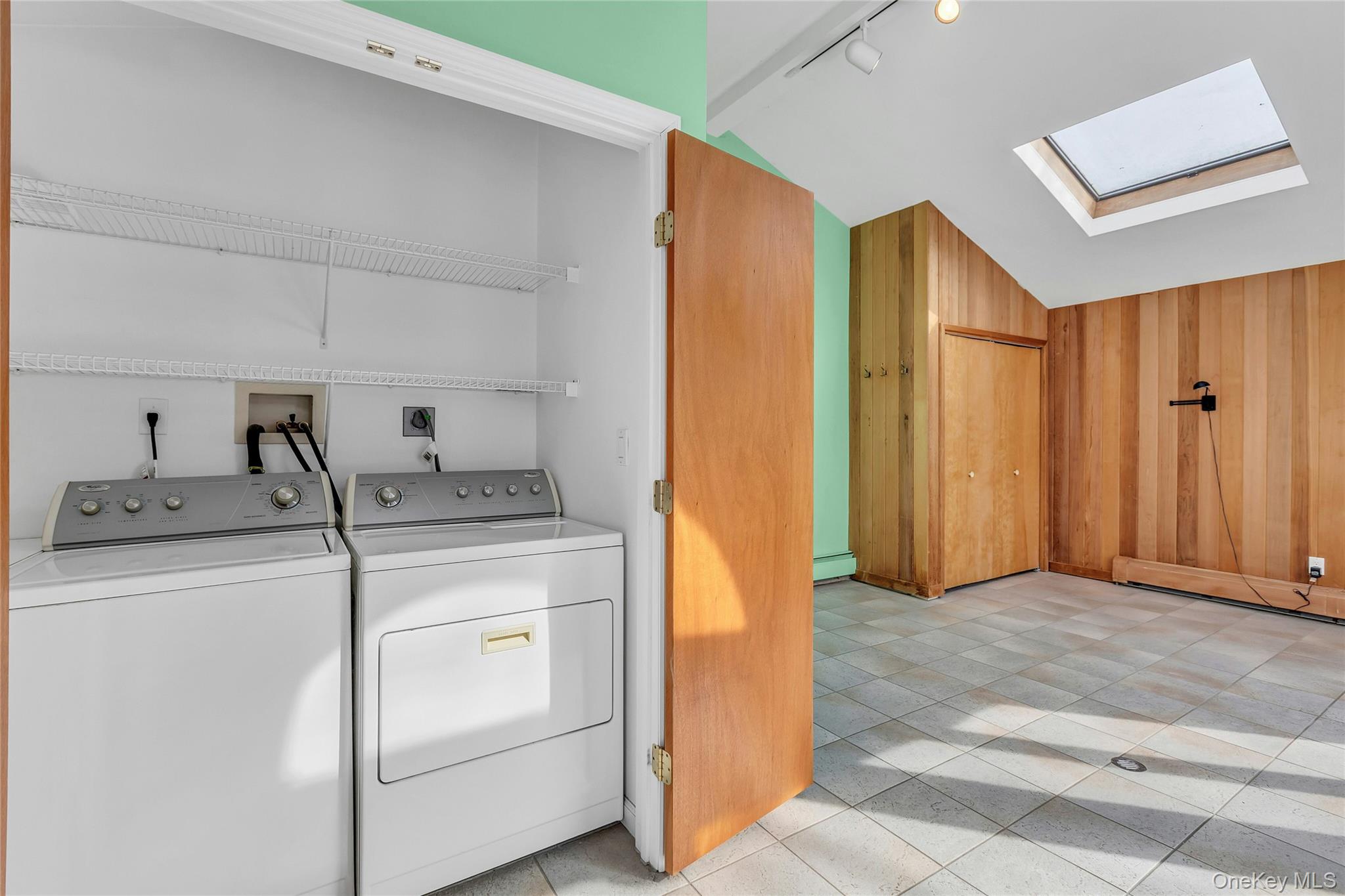 #19 photo, 68 Beaumont Drive, Нассау ‖ Plainview , NY 11803