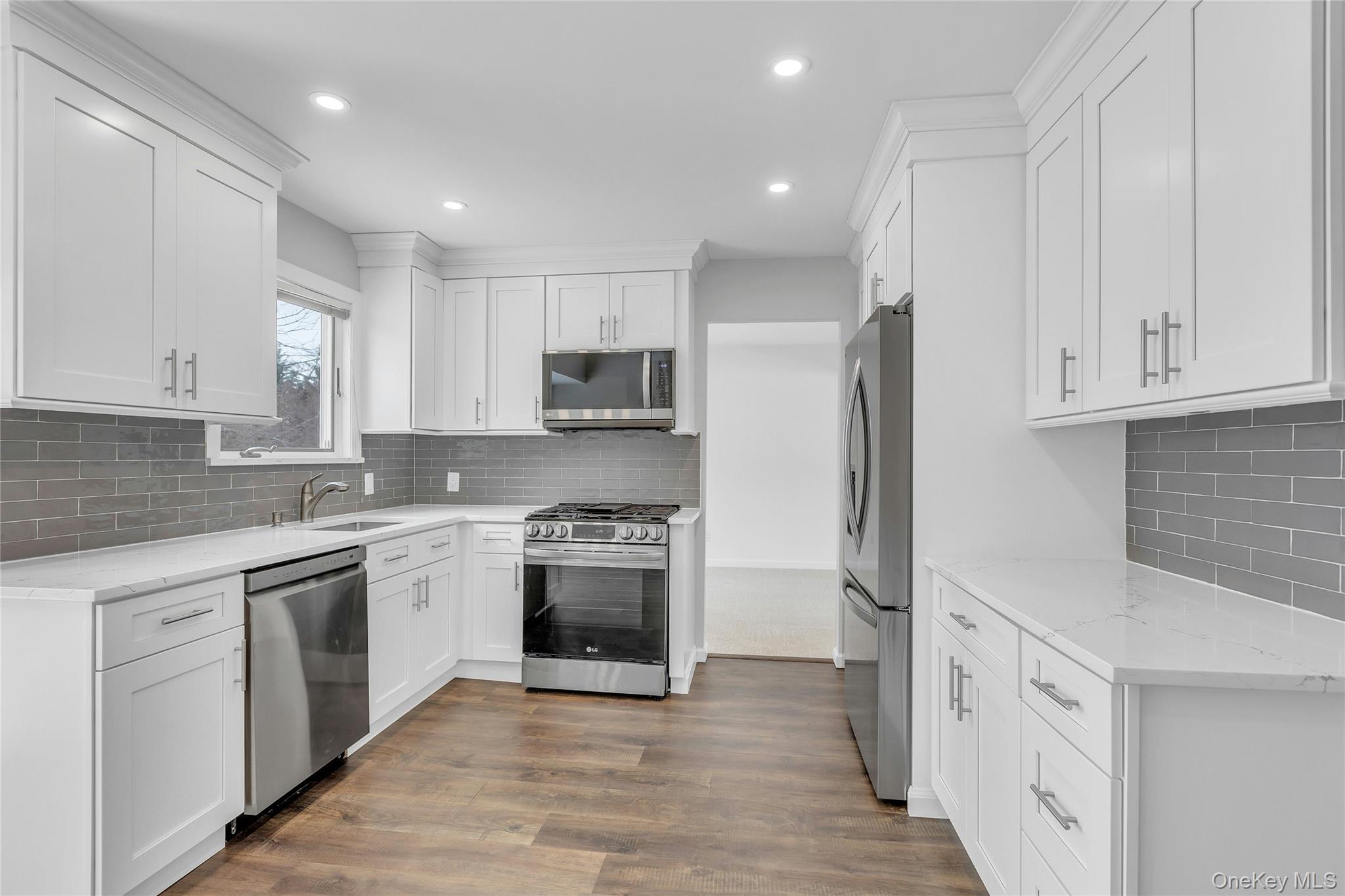 #9 photo, 68 Beaumont Drive, Нассау ‖ Plainview , NY 11803