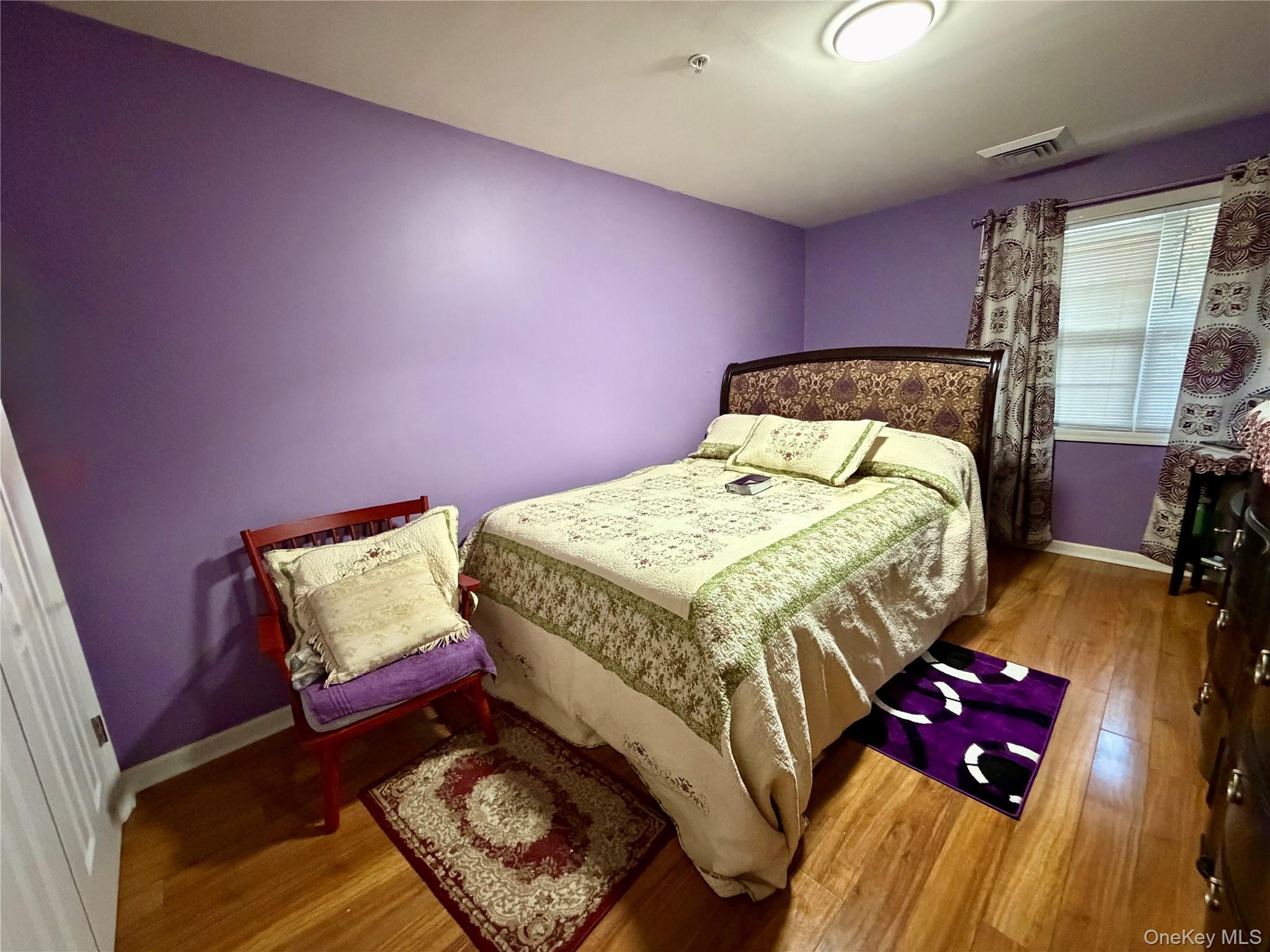 #4 photo, 203 Willow Lane, מחוז נסאו Valley Stream , NY 11580