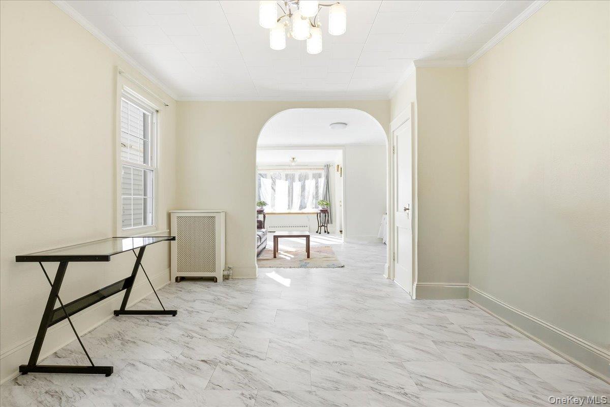 #11 photo, 69-27 Manse Street, Куинс ‖ Forest Hills , NY 11375