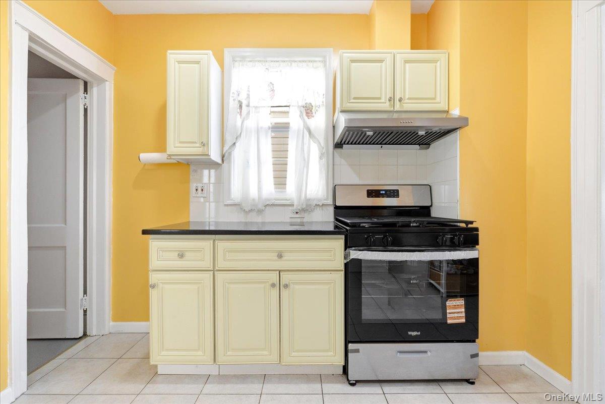 #15 photo, 69-27 Manse Street, Куинс ‖ Forest Hills , NY 11375