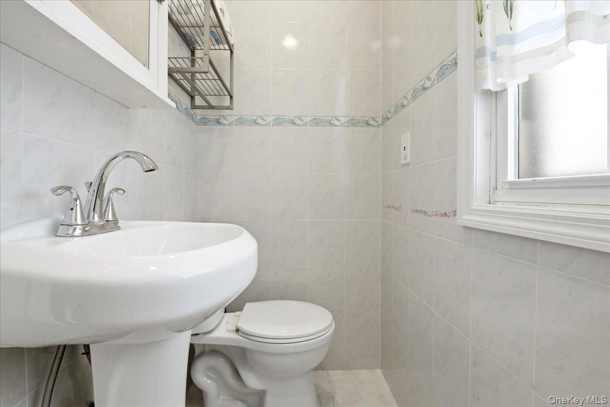 #18 photo, 69-27 Manse Street, Куинс ‖ Forest Hills , NY 11375