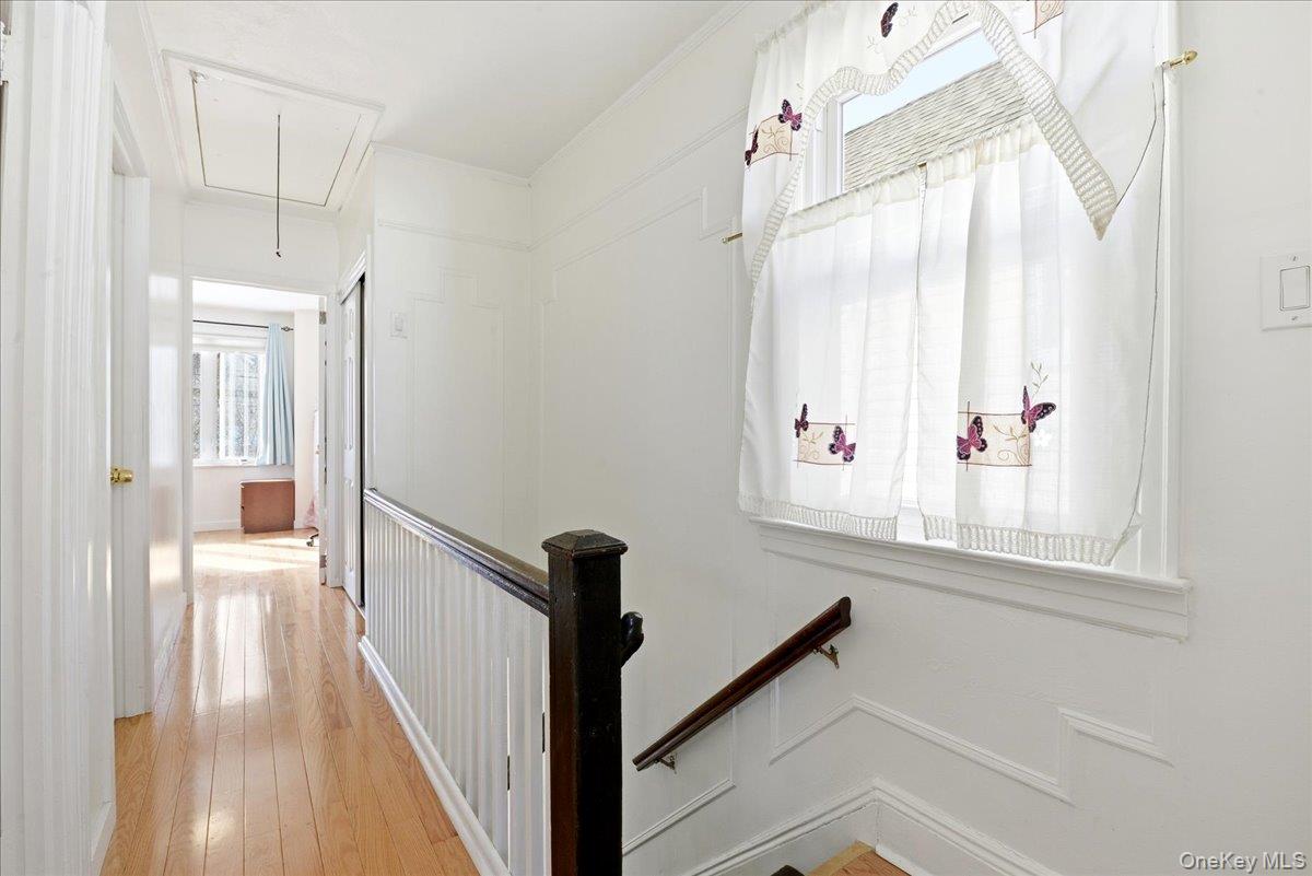 #19 photo, 69-27 Manse Street, Куинс ‖ Forest Hills , NY 11375