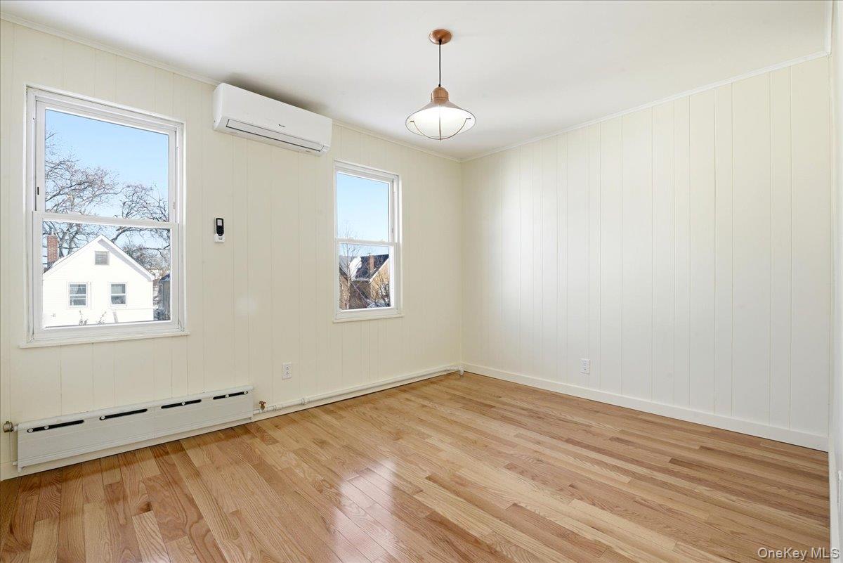 #20 photo, 69-27 Manse Street, Куинс ‖ Forest Hills , NY 11375