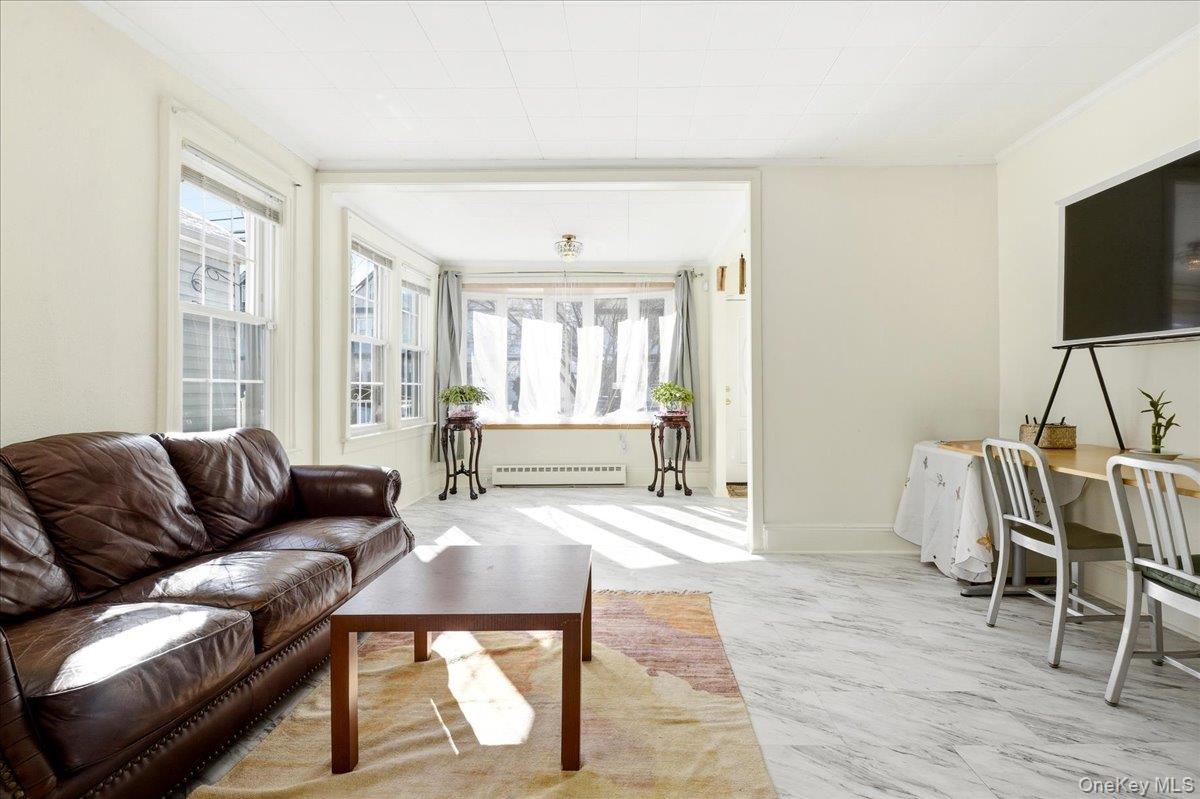 #6 photo, 69-27 Manse Street, Куинс ‖ Forest Hills , NY 11375